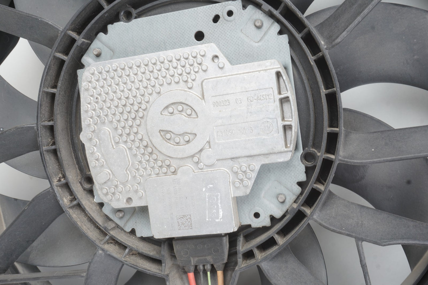 2011 - 2018 Audi A8L A8 3.0l Radiator Cooling Fan & Shroud OEM