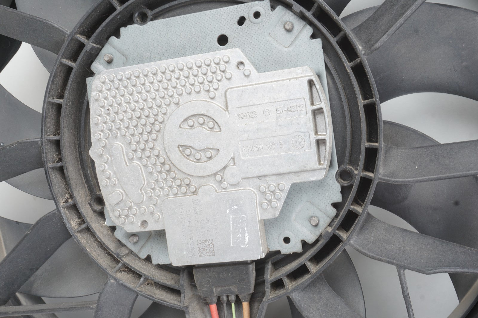 2011 - 2018 Audi A8L A8 3.0l Radiator Cooling Fan & Shroud OEM