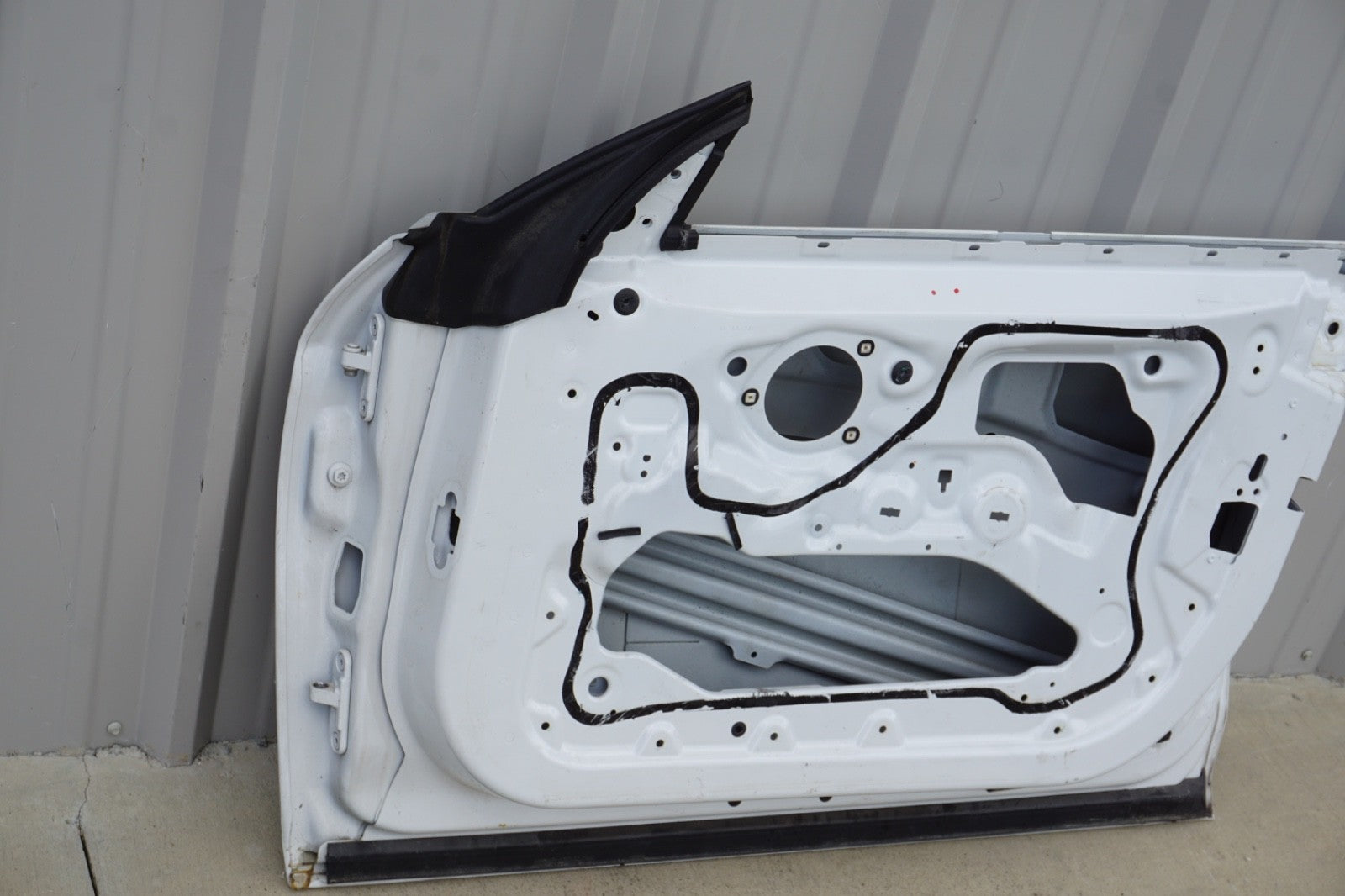 2012-2018 BMW 640i 650I F06 GRAN COUPE RIGHT PASSENGER FRONT EXTERIOR DOOR SHELL
