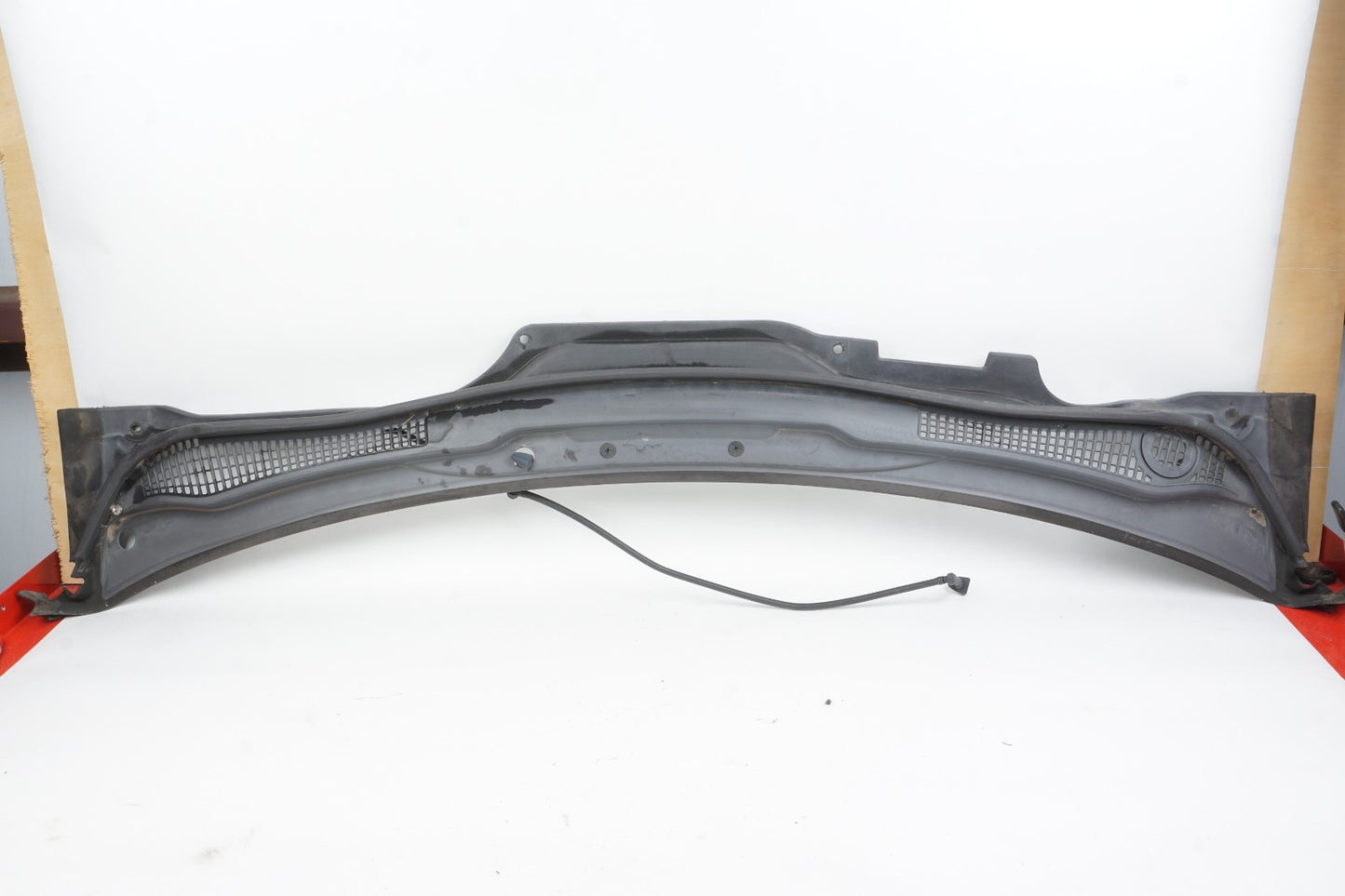 2006 - 2013 VOLVO C70 FRONT WINDSHIELD WIPER COWL GRILLE PANEL COVER TRIM OEM