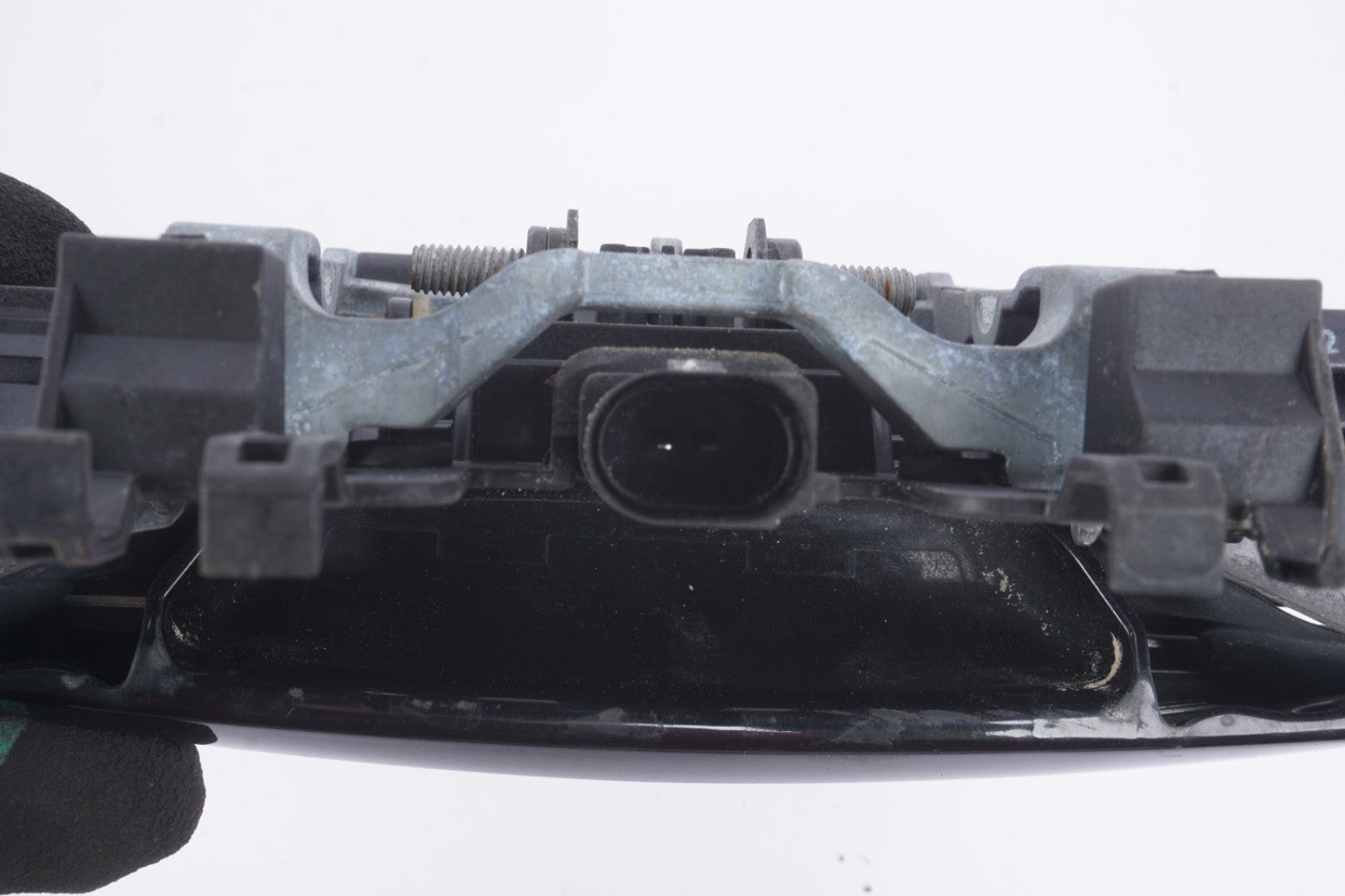2004 -  2010 AUDI A8 REAR LEFT DRIVER SIDE DOOR EXTERIOR HANDLE OEM