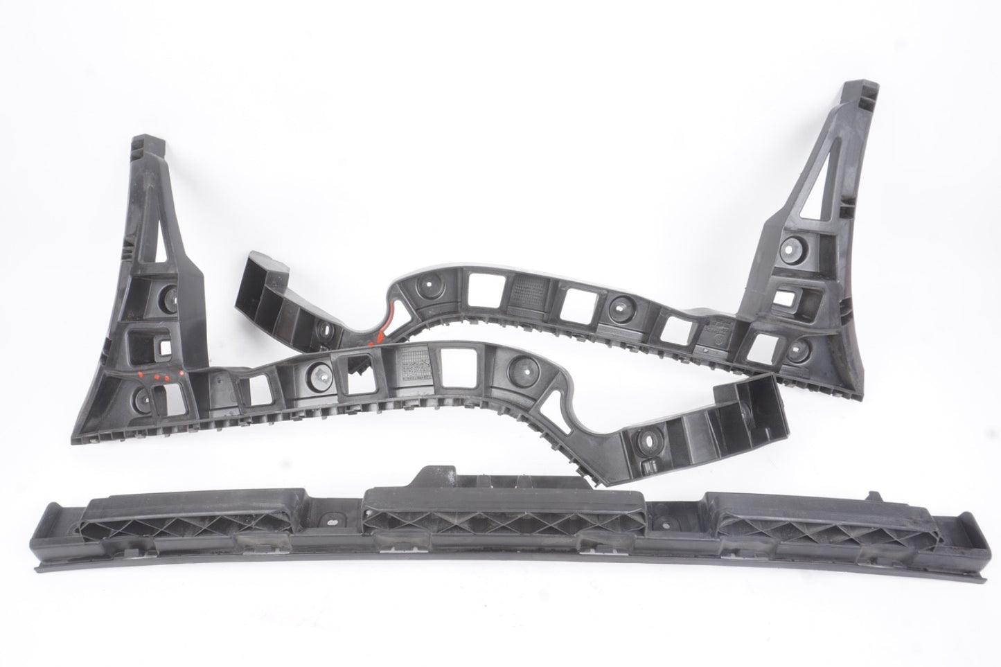 2012 - 2019 Volkswagen Passt Rear Bumper Center Mount Support Bracket OEM