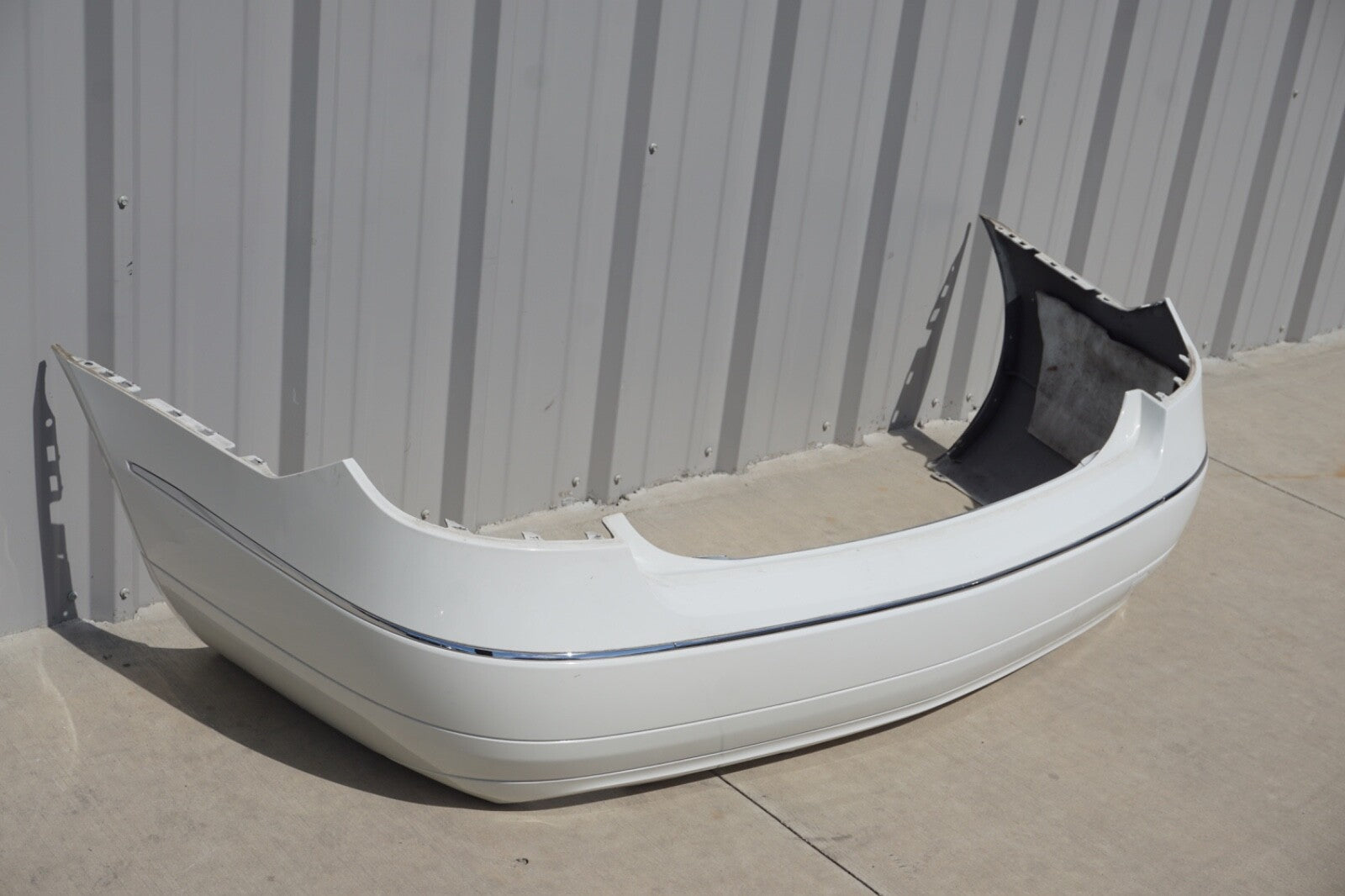 2010 2011 2012 2013 MERCEDES E350 CONVERTIBLE  COUPE REAR BUMPER COVER OEM