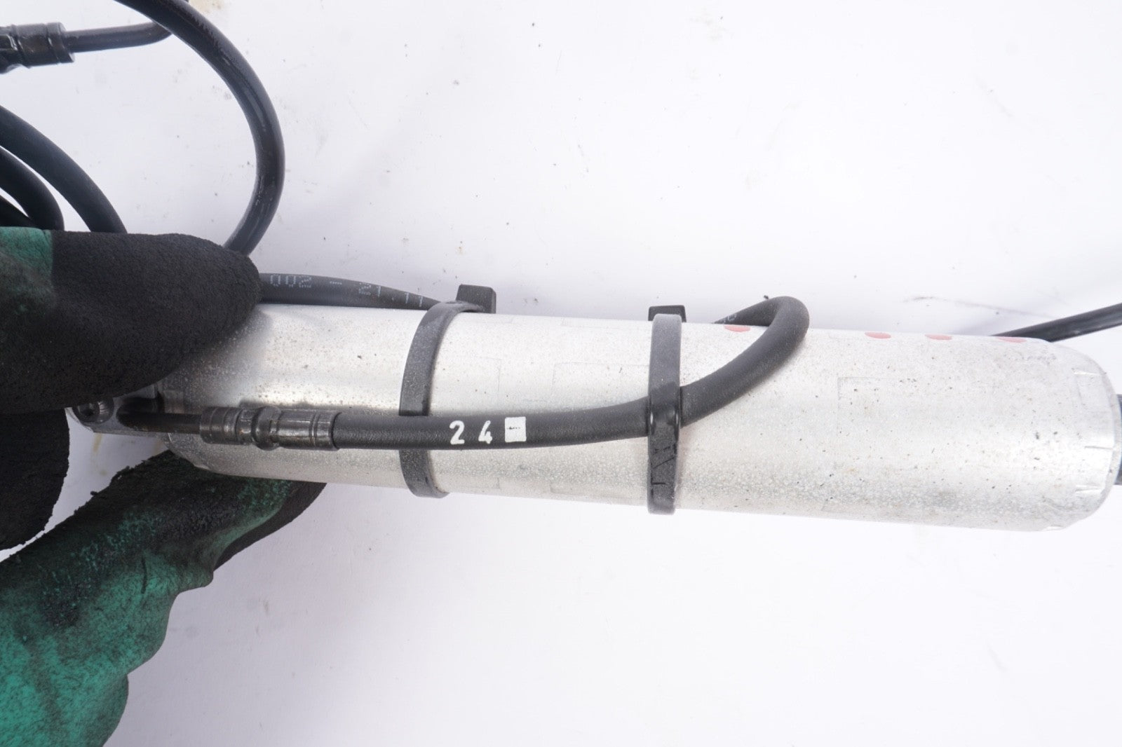 08-13 BMW E93 328I 335I M3 CONVERTIBLE TOP RIGHT HYDRAULIC SHOCK LINE 23 & 24