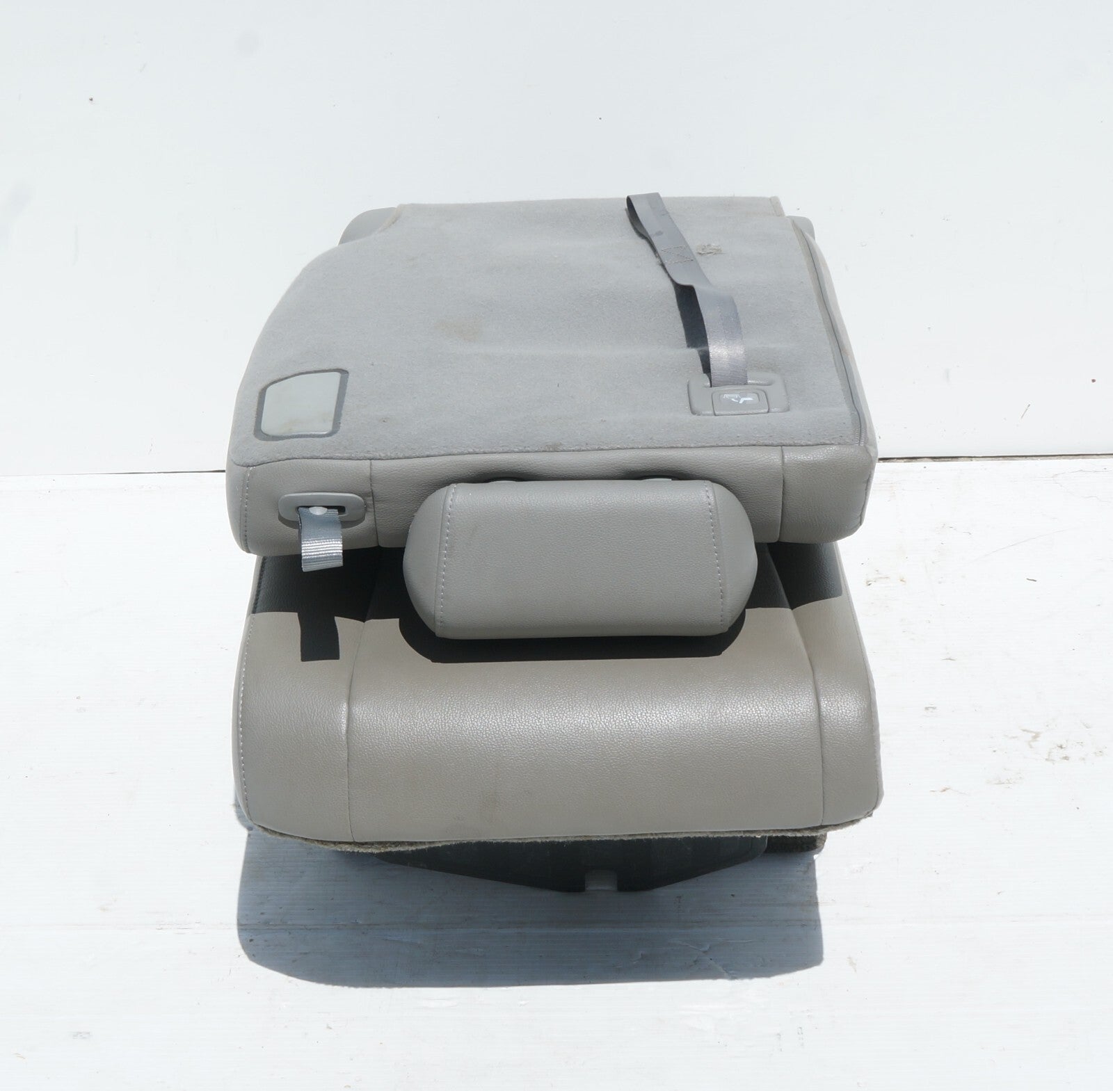 2011 - 2017 HONDA ODYSSEY 3RD ROW SEAT RIGHT PASSENGER SIDE OEM