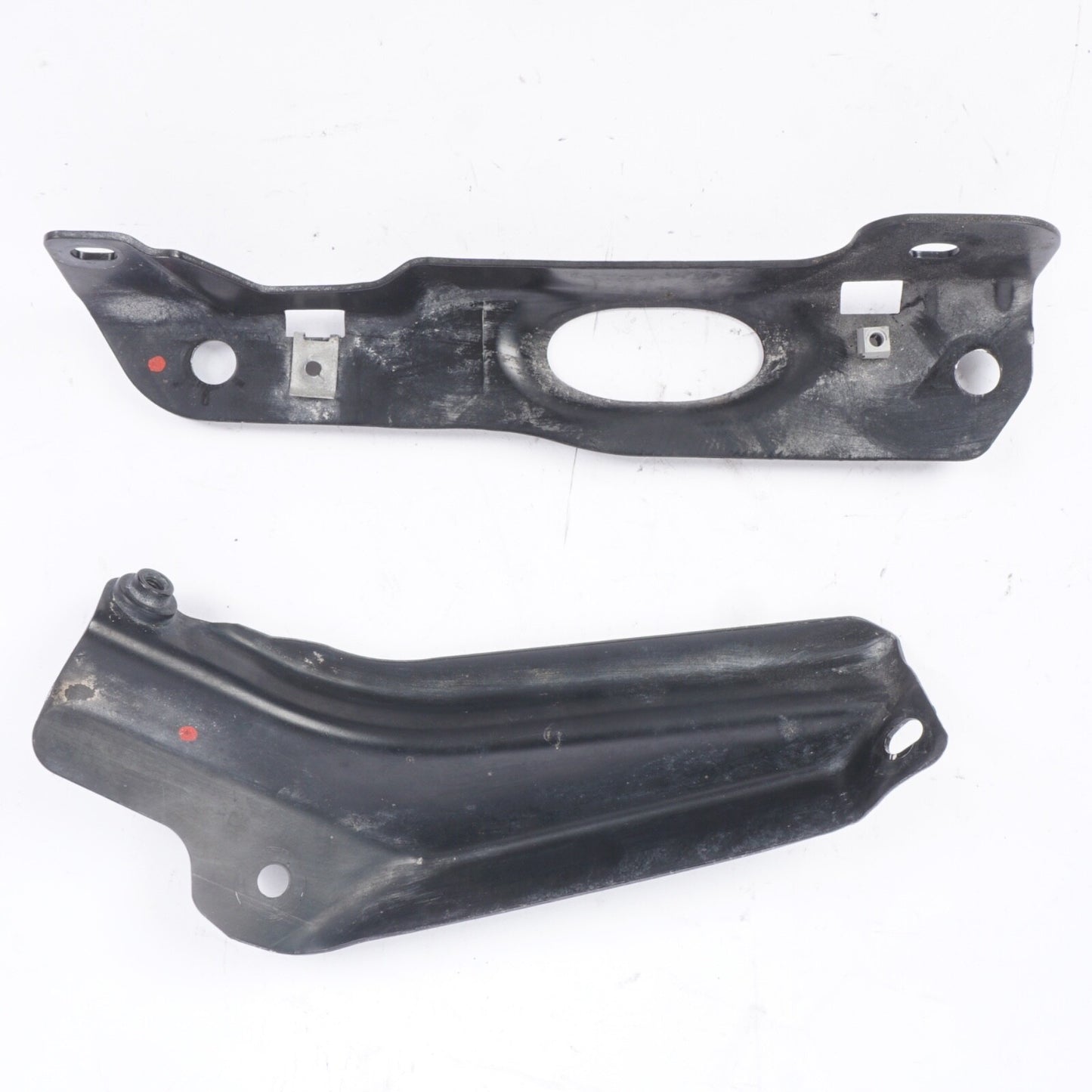 06-10 BMW 650I E64 FRONT LEFT WASH WASHER RESERVOIR LOWER BRACKET MOUNT OEM