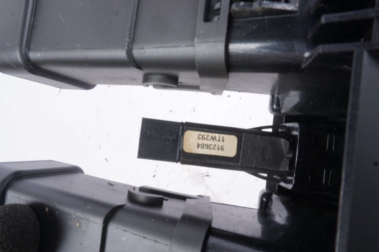 OEM 2006-2013 Volvo C70 2.5L CENTER DASH AC HEAT AIR VENTS HAZARD