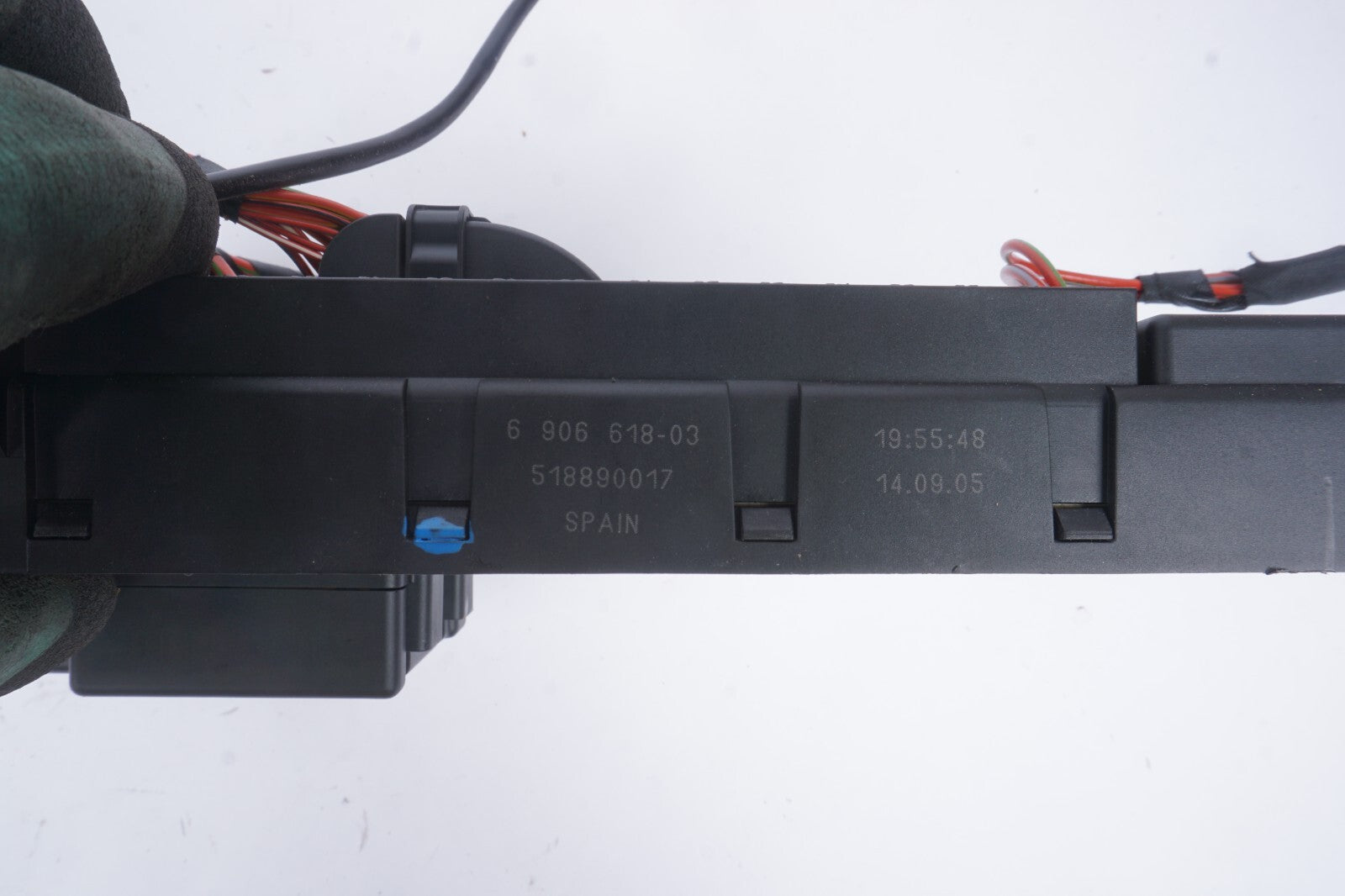 2004 - 2010  BMW 650i E63 E64 Power Distribution Power Relay Box 6906618 OEM
