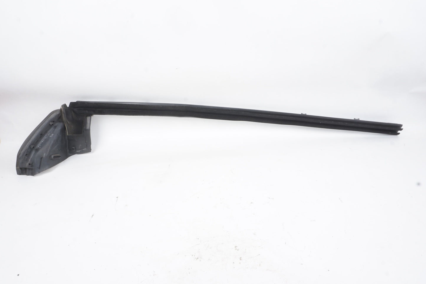 2012 - 2017 BMW 650i Front Right Windshield Trim Seal OEM