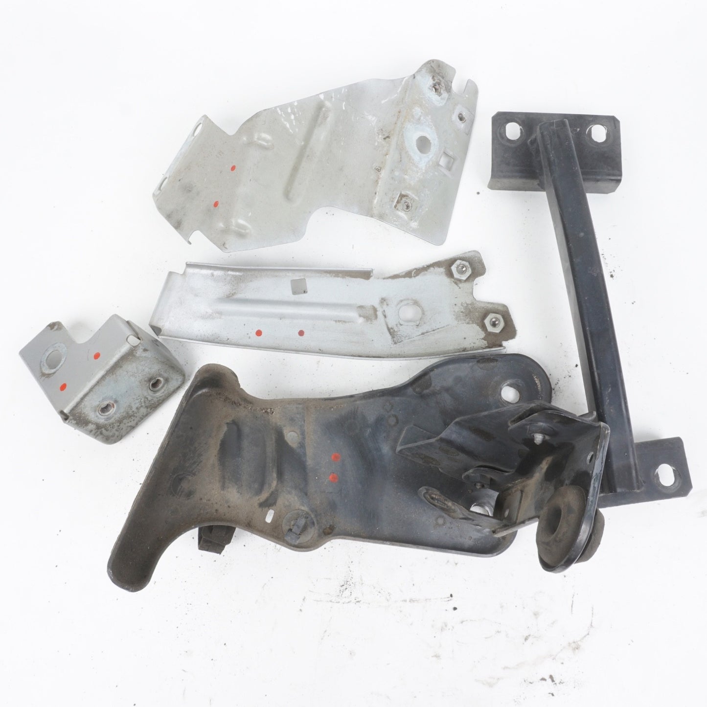 2014 - 2020 MASERATI GHIBLI FRONT RIGHT SIDE FENDER MOUNT SUPPORT BRACKET SET
