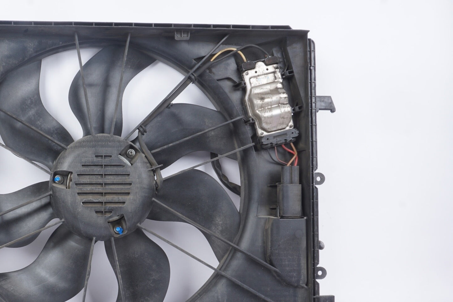 2012-2014 Mercedes W204 C250 C300 E350 Engine Radiator Cooling Fan Motor OEM