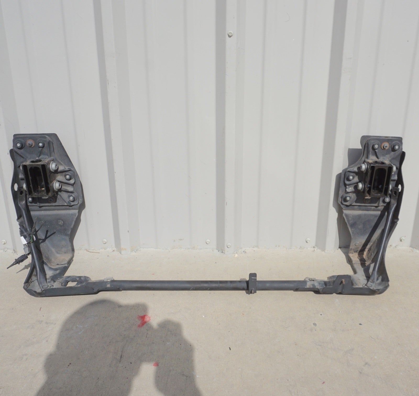 2003 - 2012 Mercedes R230 SL500 Front Lower Radiator Support Frame Bar Bracket