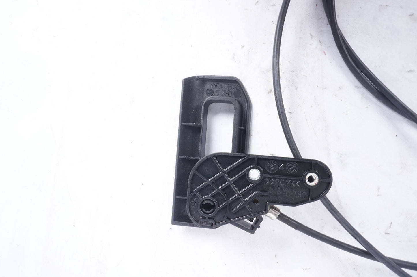 2014-2019 Maserati Ghibli Hood Release Handle w/ Cable 670007133 OEM
