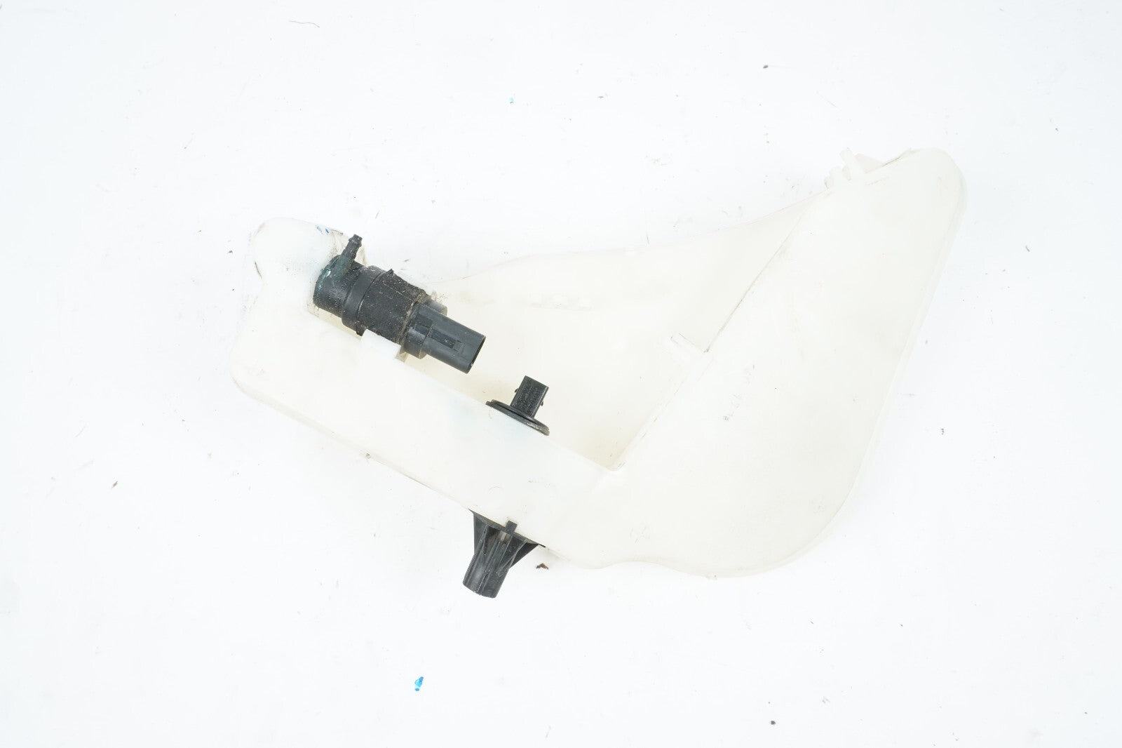2012 - 2018 AUDI A7 WINDSHIELD WASHER RESERVOIR TANK BOTTLE 4G8955451F OEM