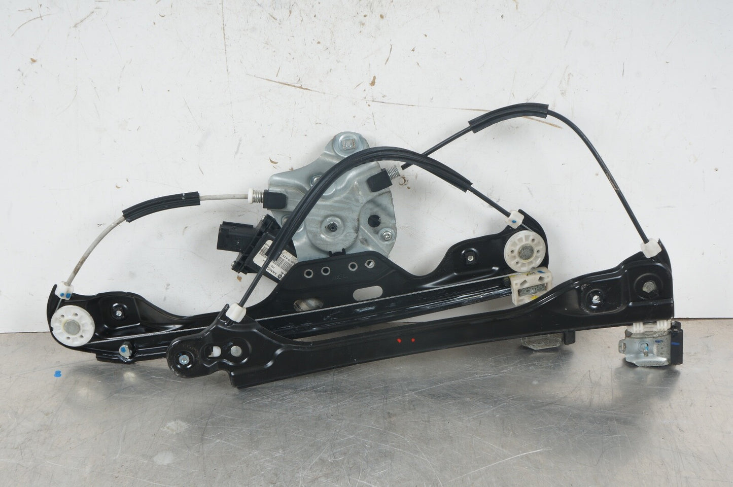 2020 - 2023 CADILLAC CT4 FRONT RIGHT SIDE DOOR WINDOW REGULATOR W/ MOTOR OEM