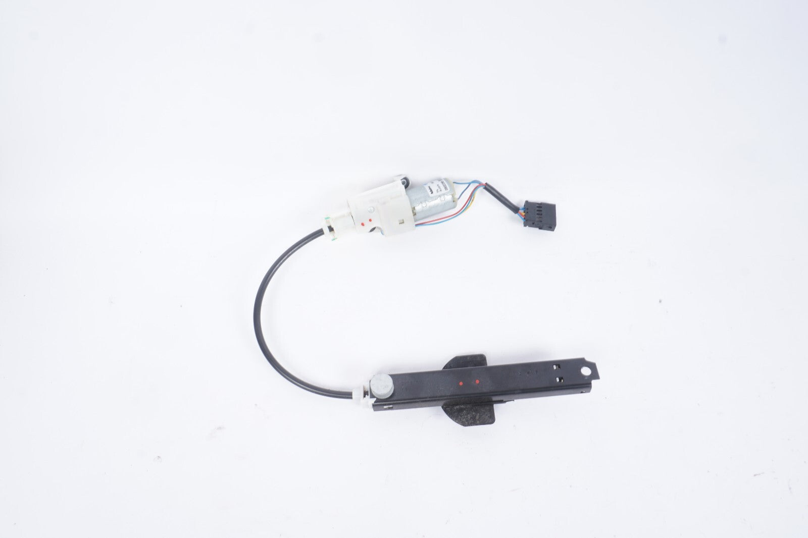 2004 - 2010 Audi A8 A8L Front Right Passenger Seat Belt Adjustment Actuator OEM