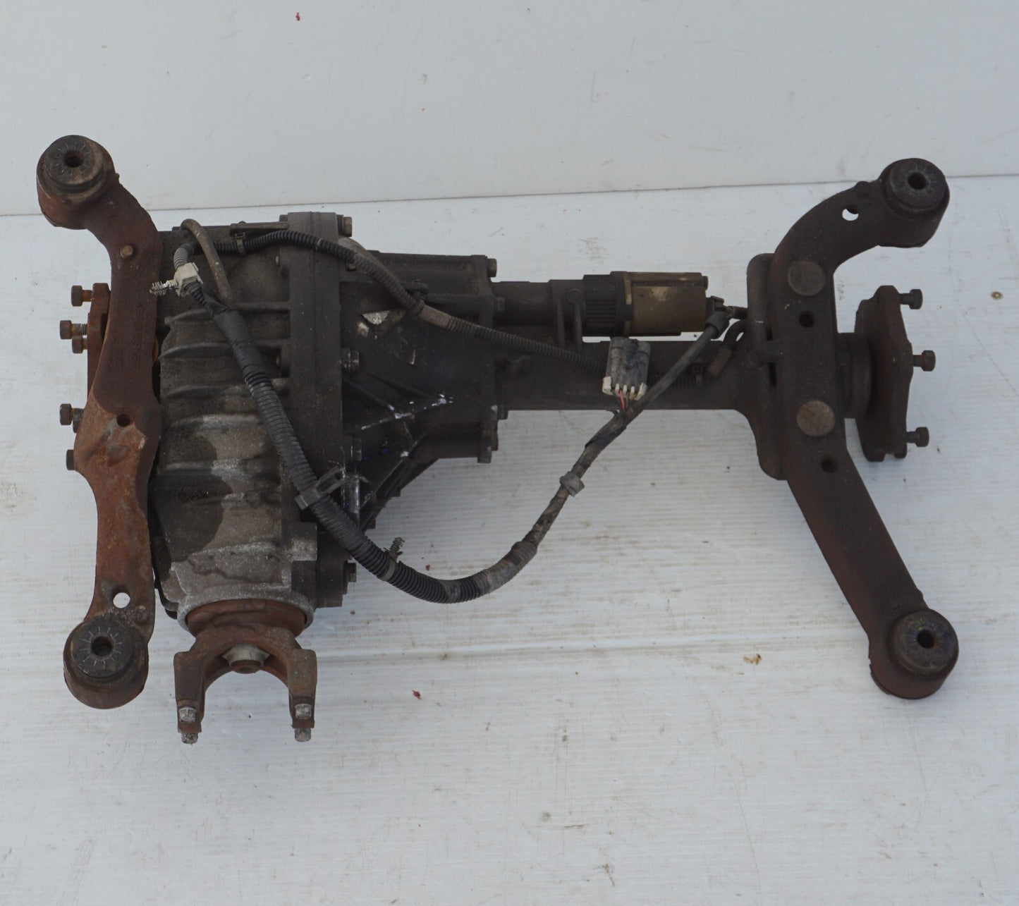 2008-2013 Chevy Silverado 1500 Front Axle Differential Carrier Assembly OEM