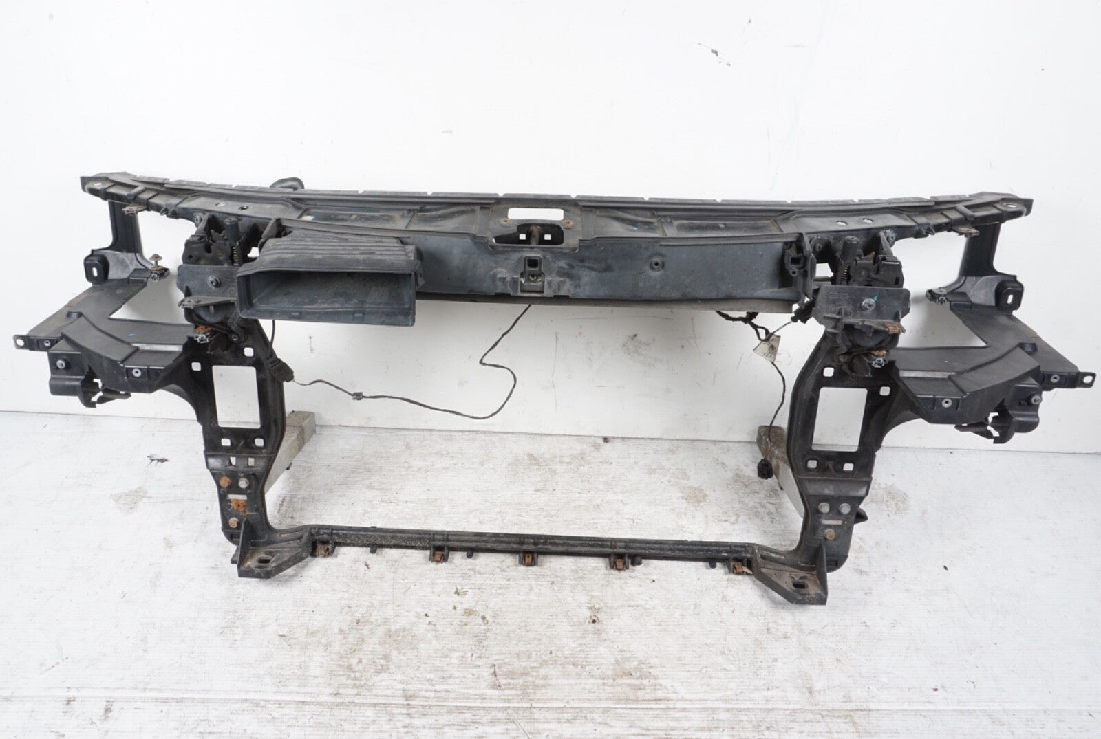 2011 2018 Audi A8 A8L OEM Core Radiator Support 4H0805594E