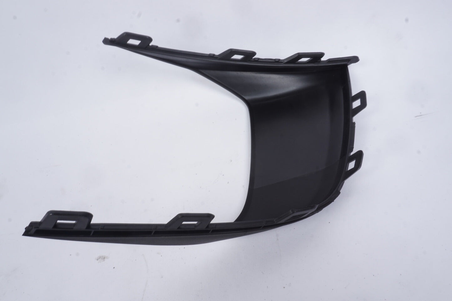 For 2015-2018 Porsche Cayenne 92A  Right Front Bumper Air Guide Trim Frame Cover