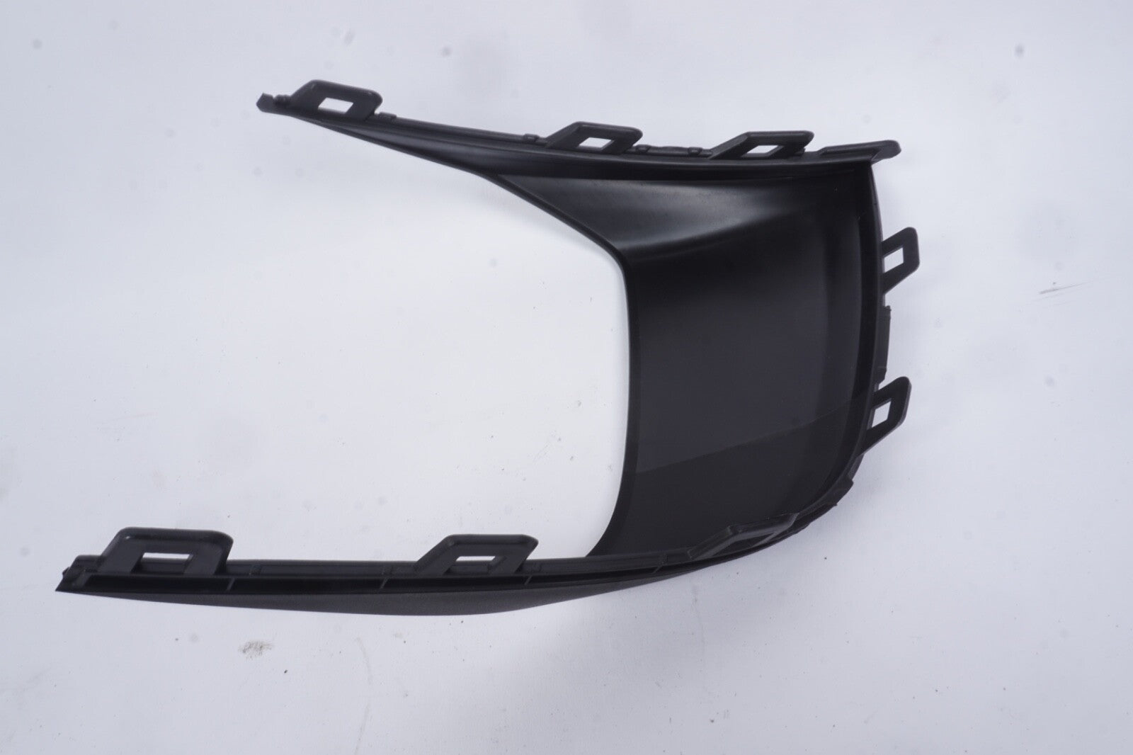 For 2015-2018 Porsche Cayenne 92A  Right Front Bumper Air Guide Trim Frame Cover