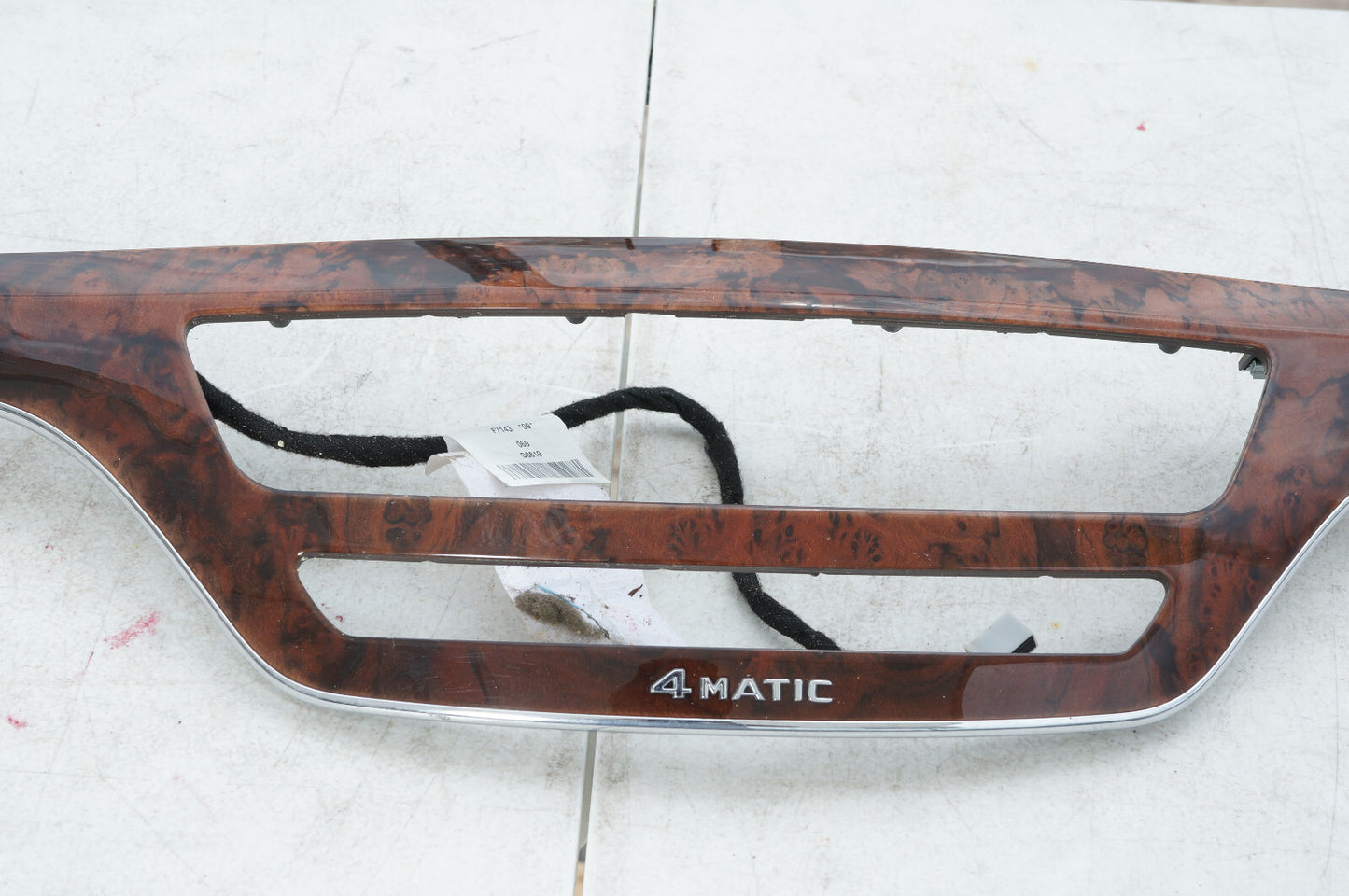 2007 - 2013 MERCEDES W221 S550 S400 DASHBOARD CENTER TRIM MOLDING OEM