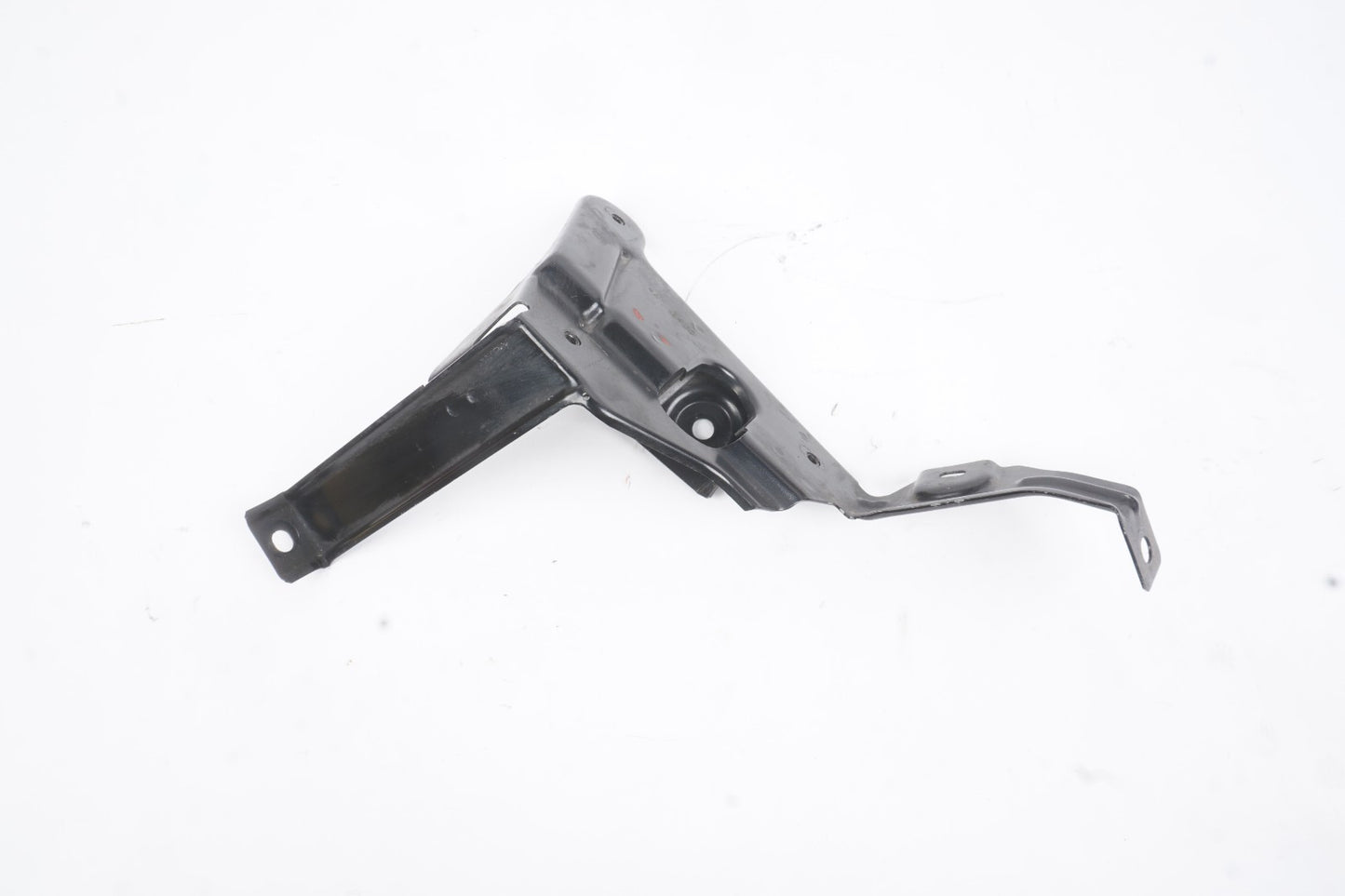 2014-2019 Maserati Ghibli Front Right Passenger Side Fender Mount Bracket OEM