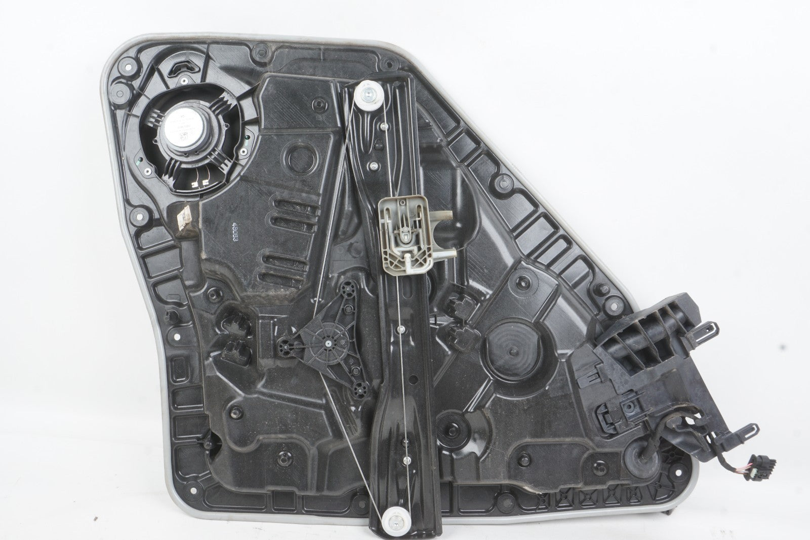 2022 - 2024 MERCEDES EQB350 REAR RIGHT DOOR WINDOW REGULATOR CARRIER SPEAKER