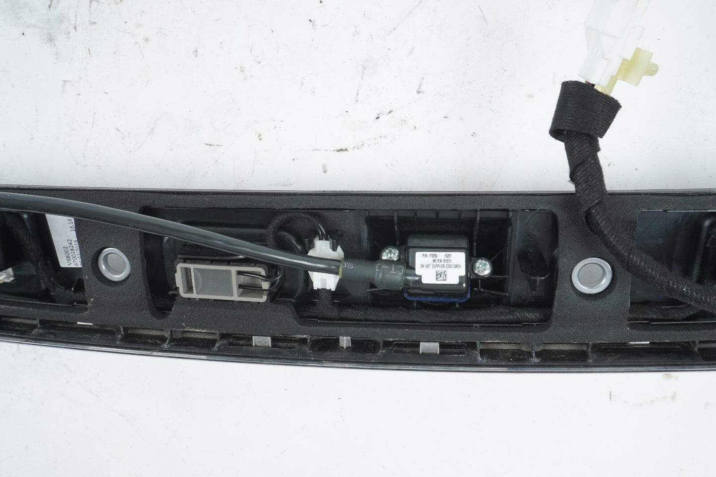 14 - 20 MASERATI QUATTROPORTE TRUNK LID MOLDING LICENSE LIGHT W/ CAMERA OEM