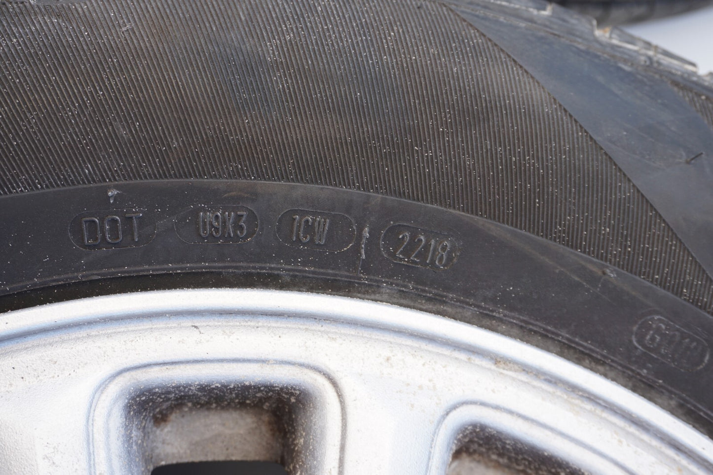 1987 - 1993 Cadillac Allante ALLOY WHEEL RIM & TIRE 225/60R16 OEM