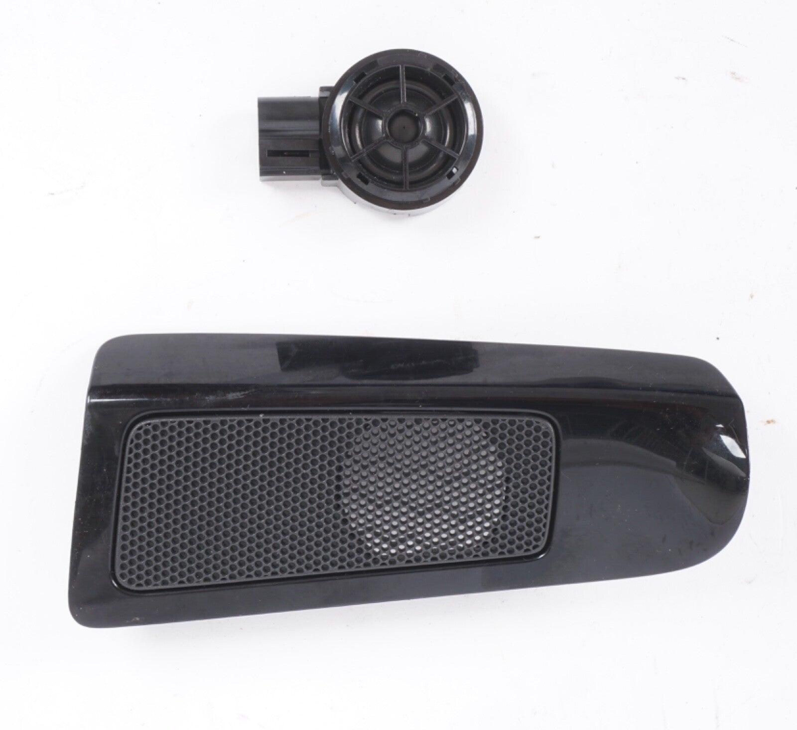 2011-2018 AUDI A8 A8L S8 - LEFT OR RIGHT B PILLAR TWEETER SPEAKER BOSE OEM