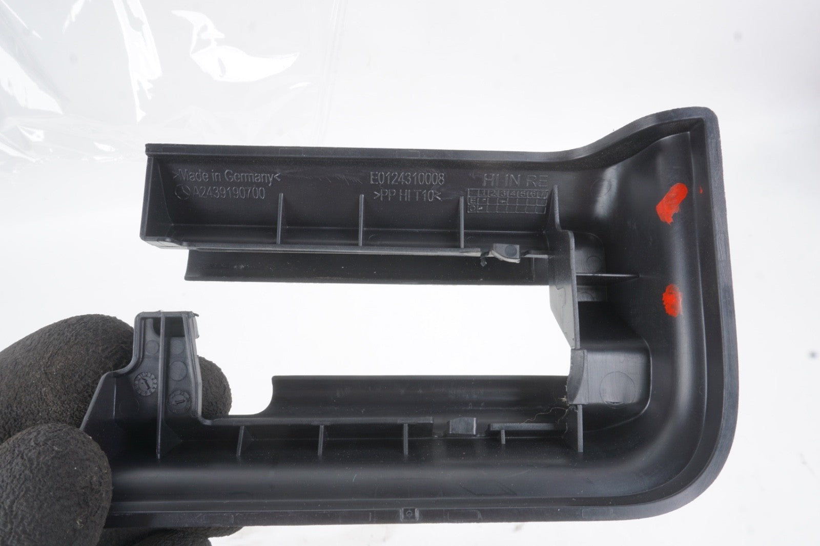 2022 - 2024 MERCEDES EQB350 EQB300 FRONT RIGHT SEAT TRACK END COVER TRIM