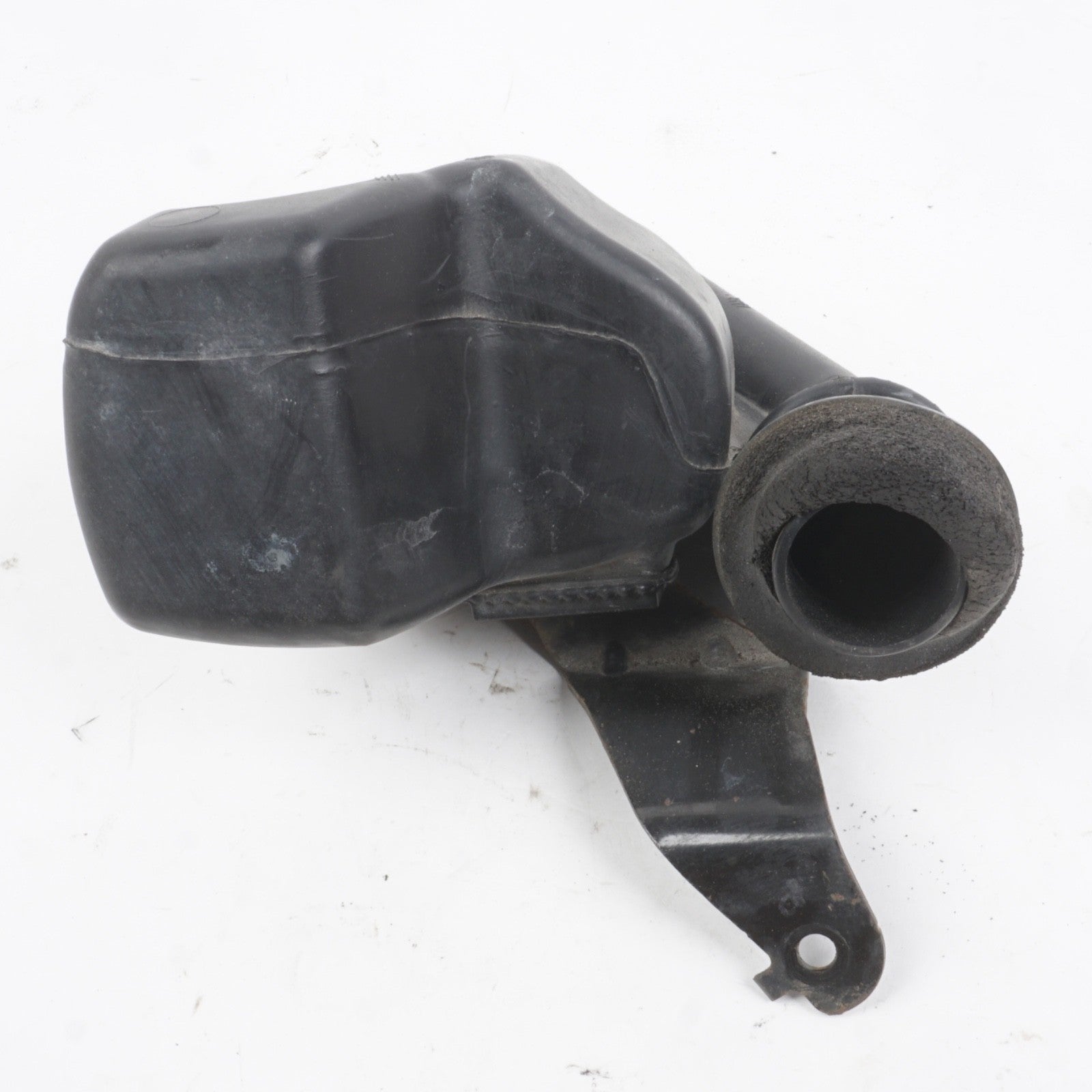 2016 - 2018 Ford Focus Titanium Air Cleaner Intake Duct Tube Resonator OEM
