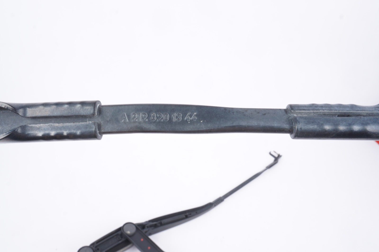 2010 2011 2012 2013 MERCEDES E350 E550 W212 SEDAN FRONT WINDSHIELD WIPER ARMS