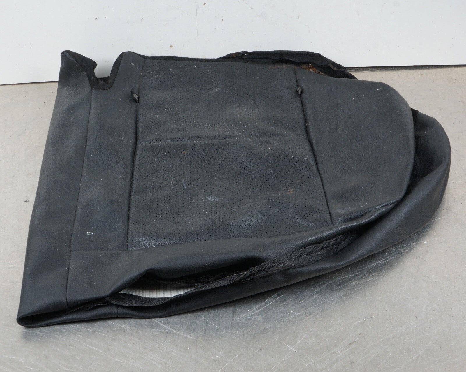 2012-14 Mercedes-Benz C250 C300 C350 Sedan Rear Lower Bottom Bench Seat Portion