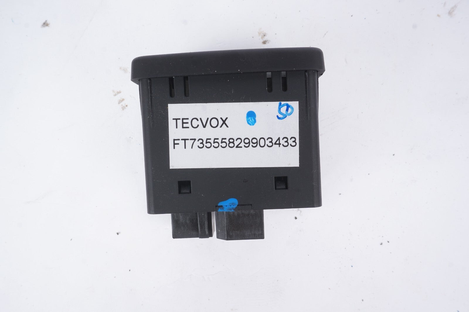 2014 - 2017 Fiat 500L USB Socket AUX Input  OEM