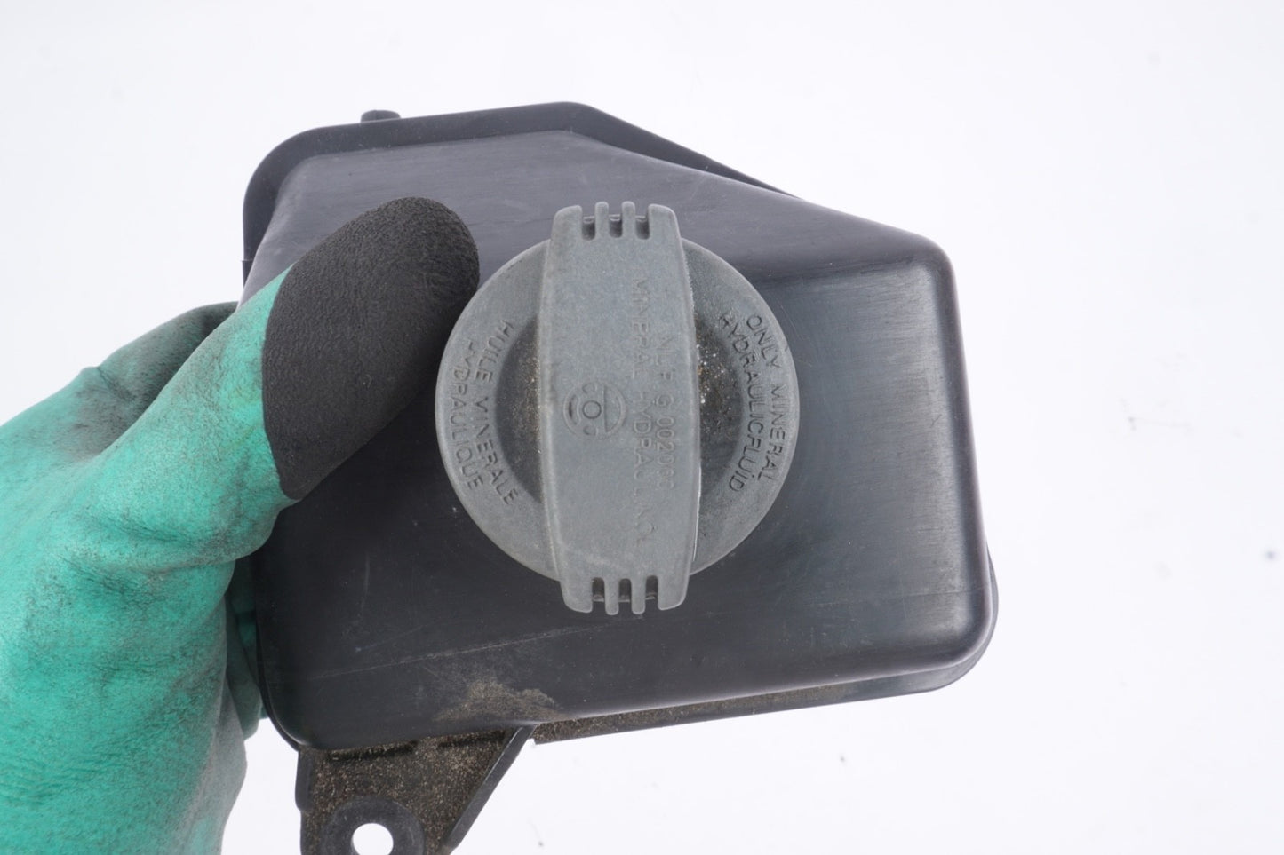 2004 - 2010 AUDI D3 A8 A8L S8 QUATTRO POWER STEERING RESERVOIR FLUID TANK OEM