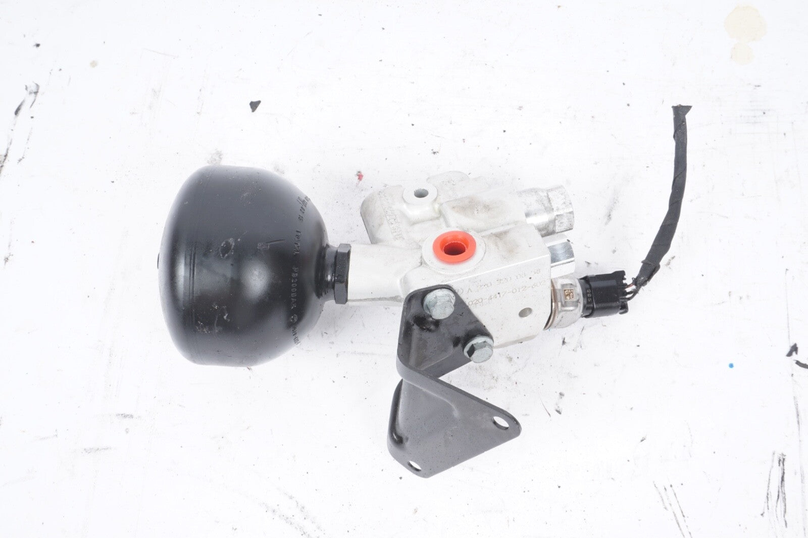00-08 Mercedes R230 SL500 Pressure Relief Valve ABC Hydraulic Suspension Oem
