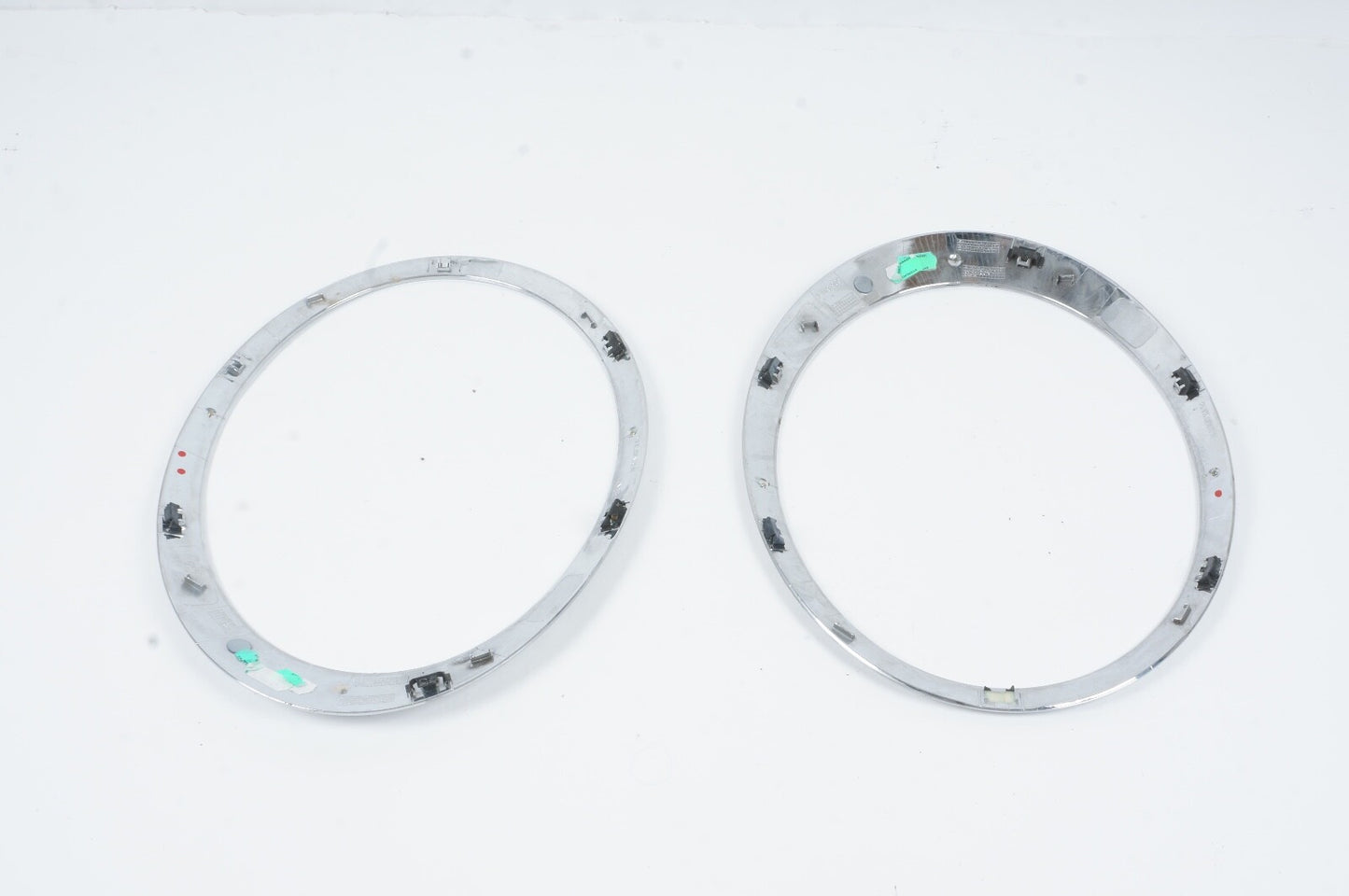 07 - 14 MINI COOPER CLUBMAN R55 FRONT LEFT DRIVER SIDE HEADLIGHT BEZEL FRAME OEM