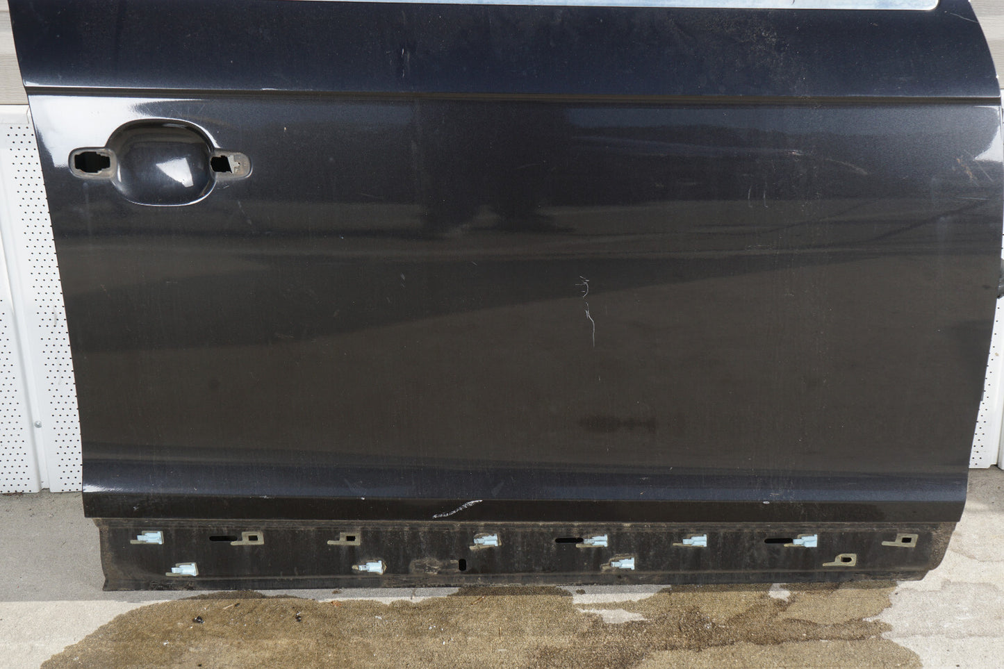2007 - 2009 AUDI Q7 FRONT RIGHT PASSENGER DOOR SHELL OEM