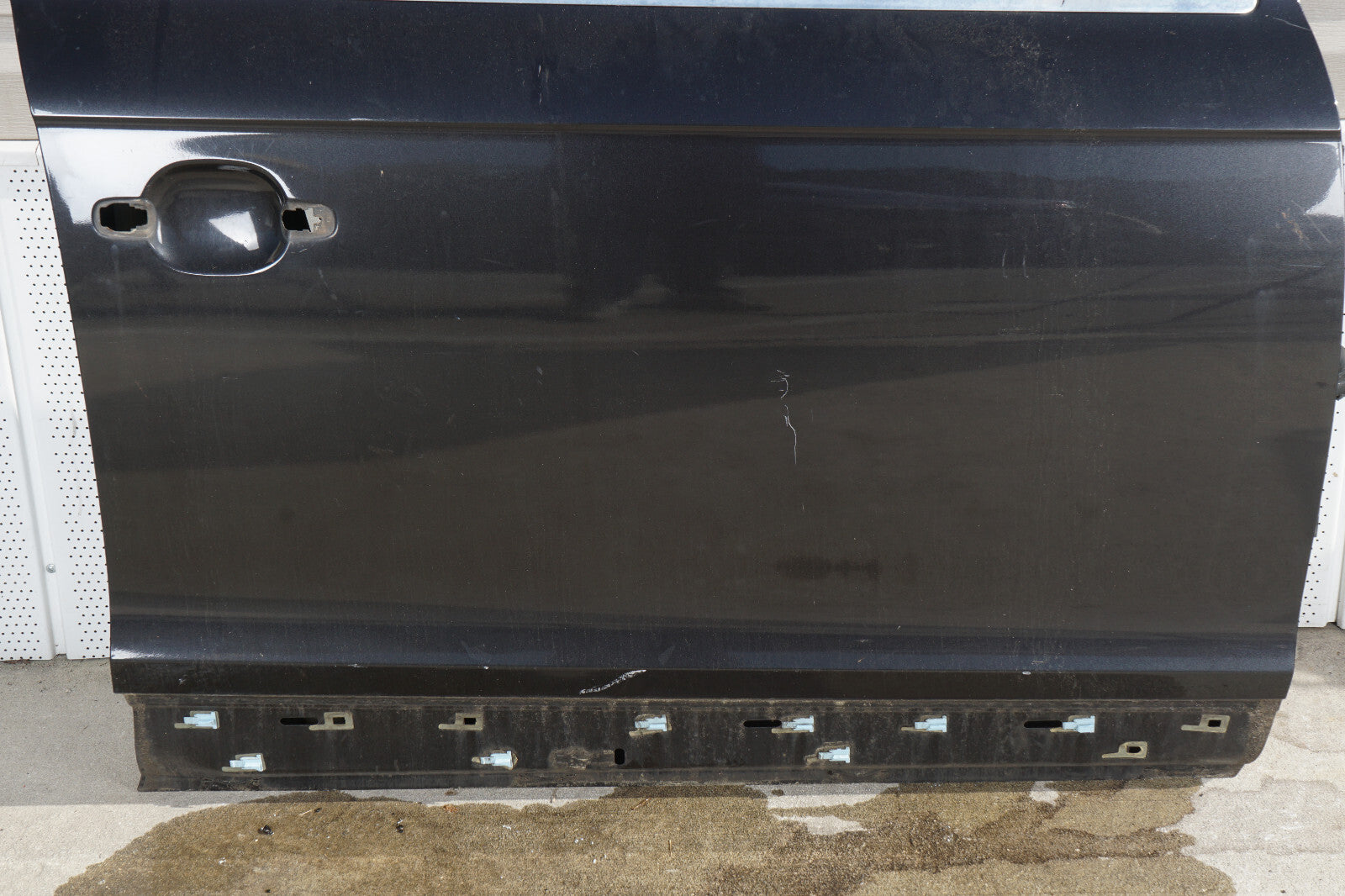 2007 - 2009 AUDI Q7 FRONT RIGHT PASSENGER DOOR SHELL OEM
