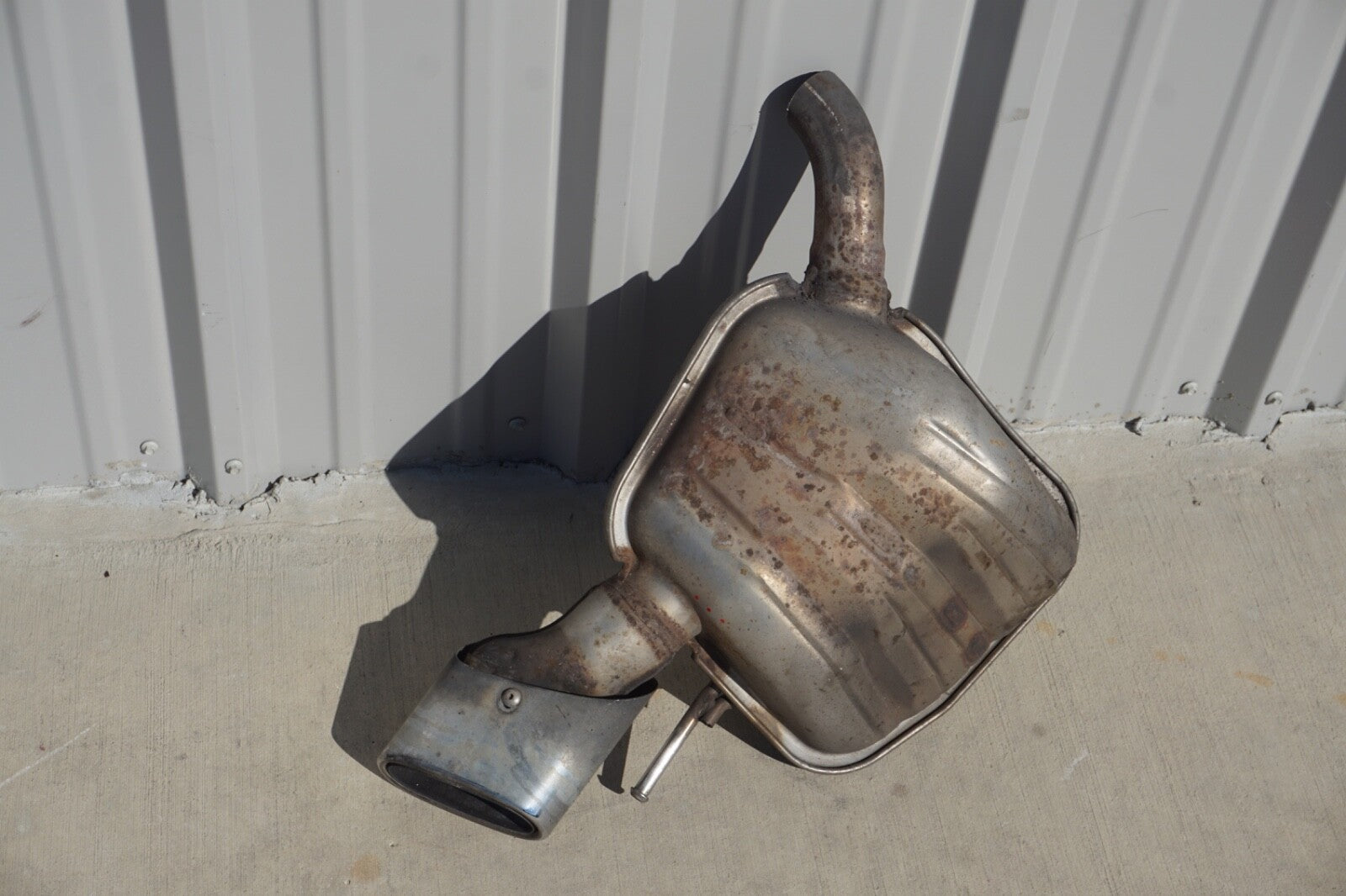 2003 - 2006 Mercedes Sl Class R230 Sl500 Muffler Exhaust Silencer Rear Left Oem