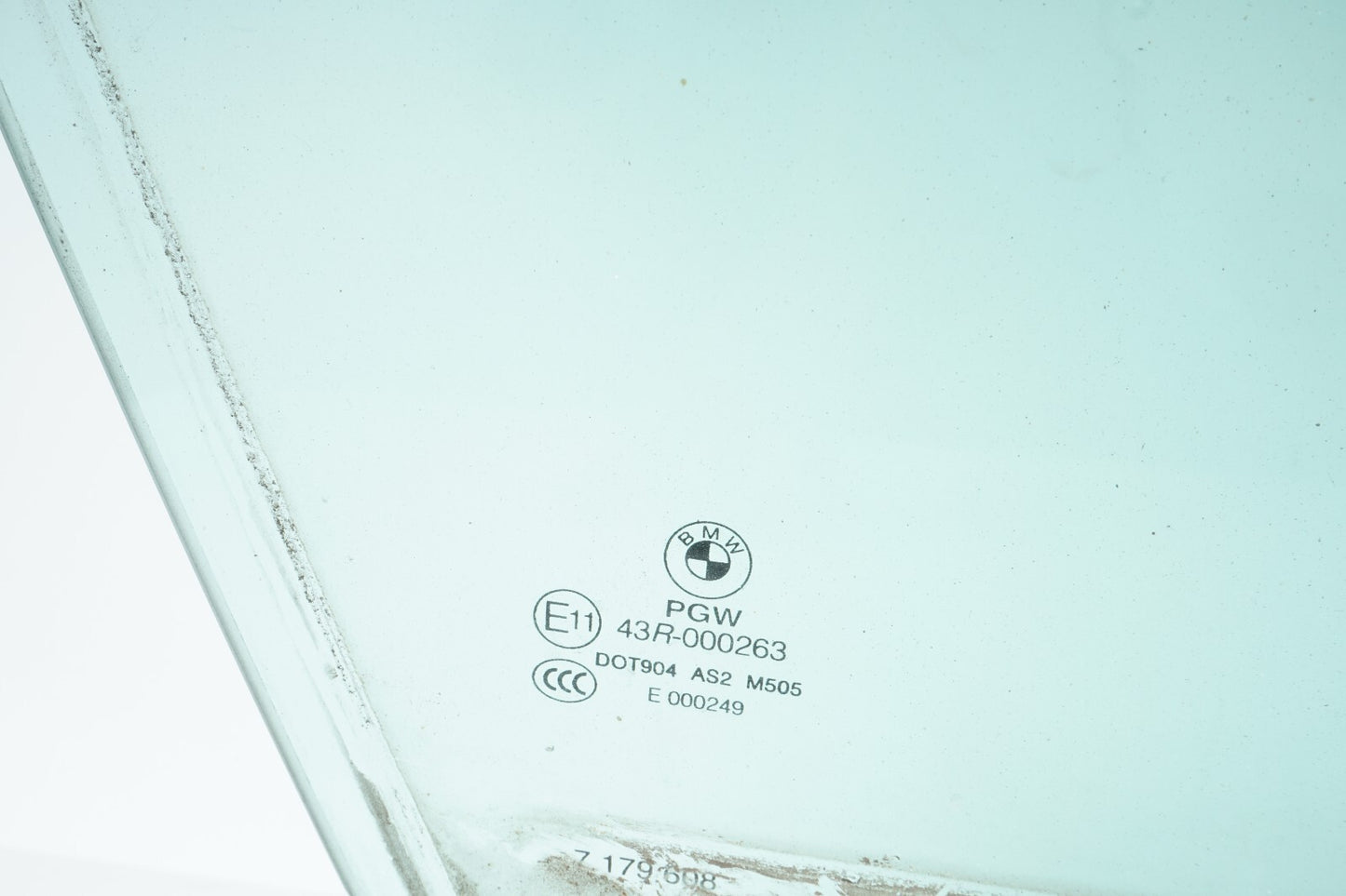 2008 - 2013 BMW X6 FRONT DOOR WINDOW GLASS RIGHT PASSENGER SIDE OEM