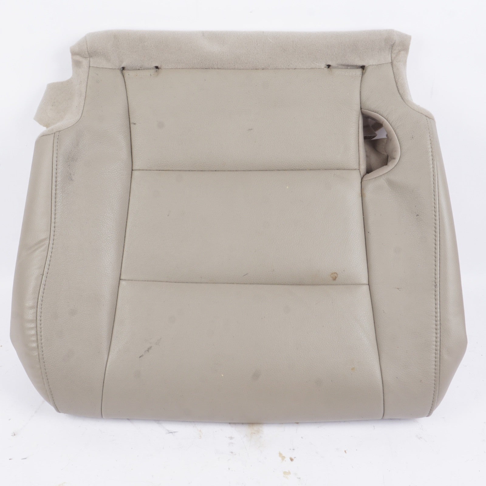 2014 - 2017 HONDA ODYSSEY REAR RIGHT PASSENGER SEAT LOWER CUSHION BUTTOM