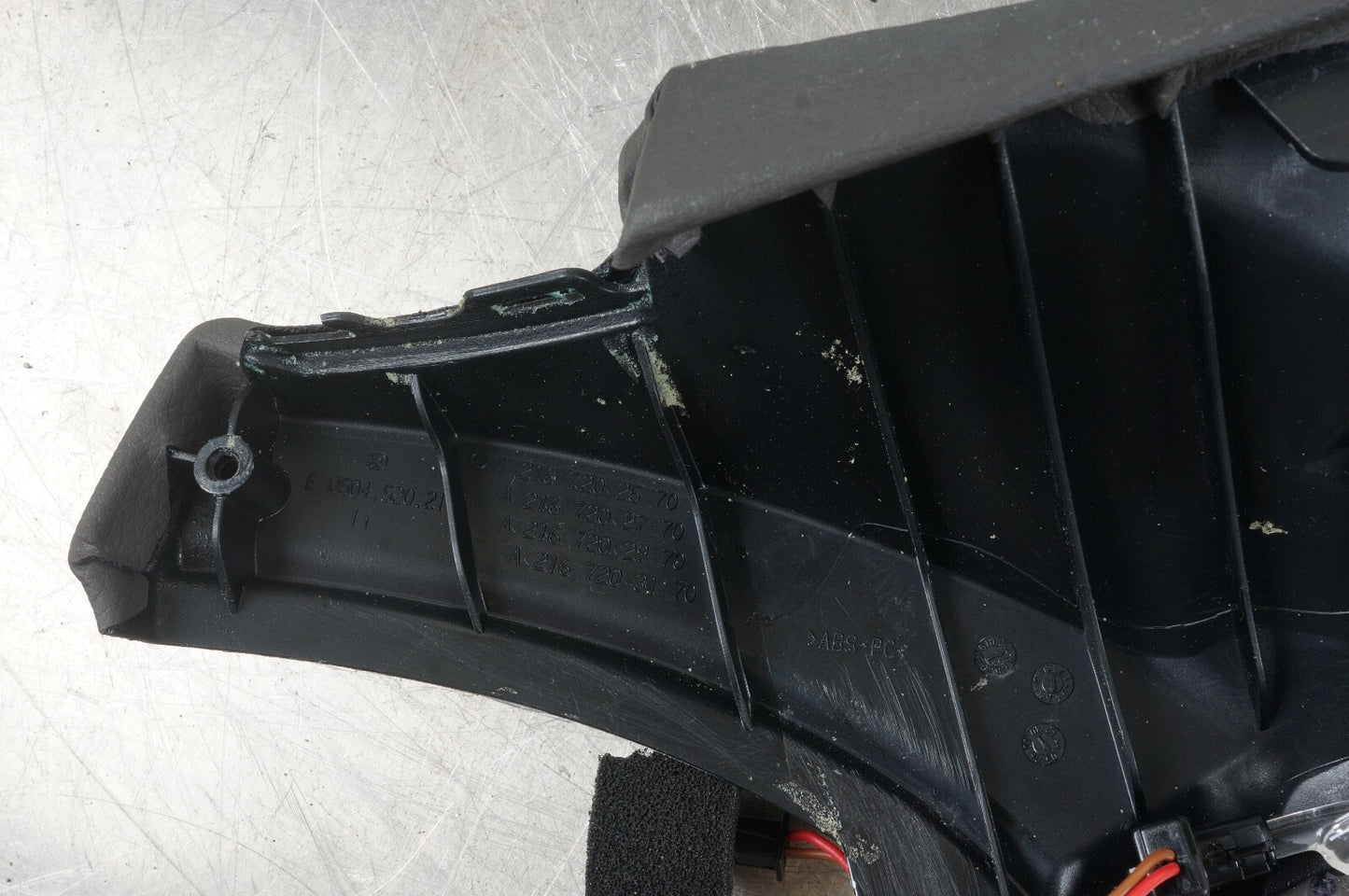 07-10 Mercedes W216 CL550 Front Left Driver Side Interior Door Panel Trim Upper