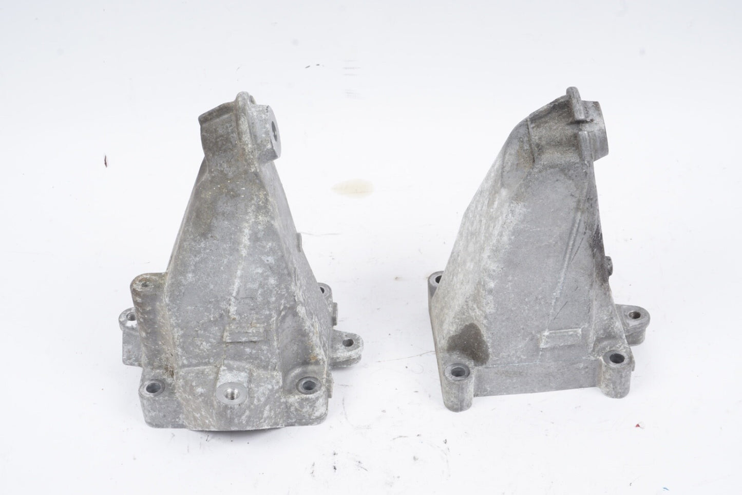 12-15 Mercedes W204 C250 Engine Motor Bracket Mount Right & Left Set of 2 OEM