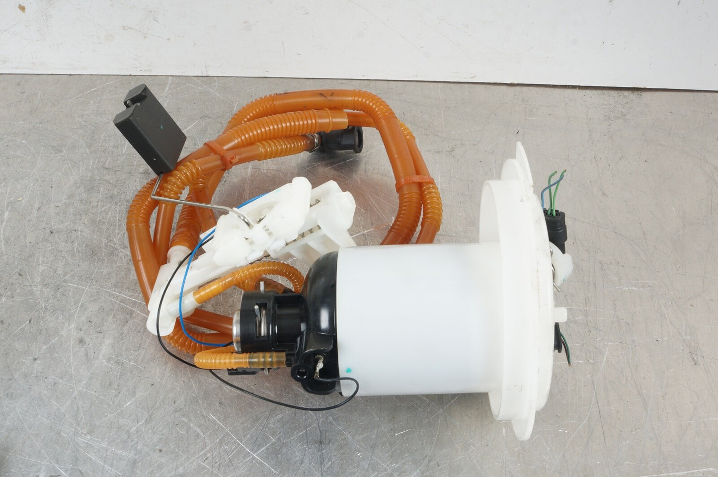 08-11 Mercedes W204 C300 Left Right Side Fuel Pump Level Sensor 2044700894 OEM