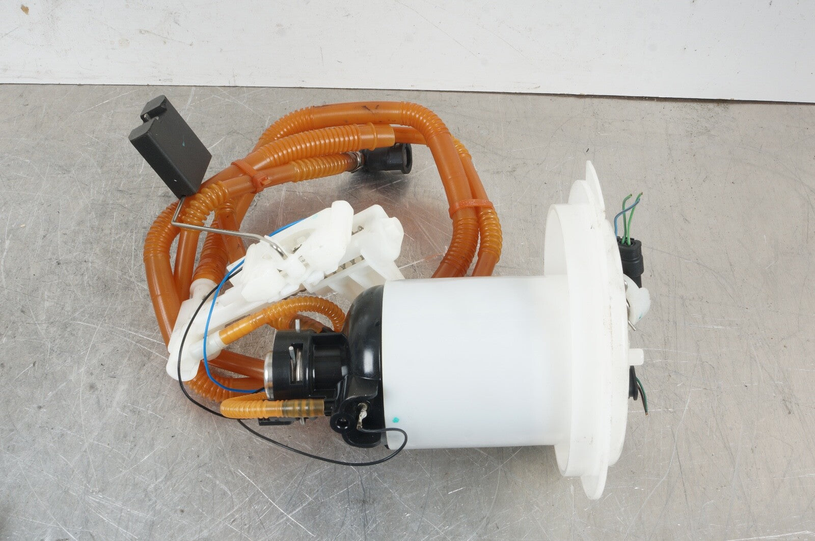08-11 Mercedes W204 C300 Left Right Side Fuel Pump Level Sensor 2044700894 OEM