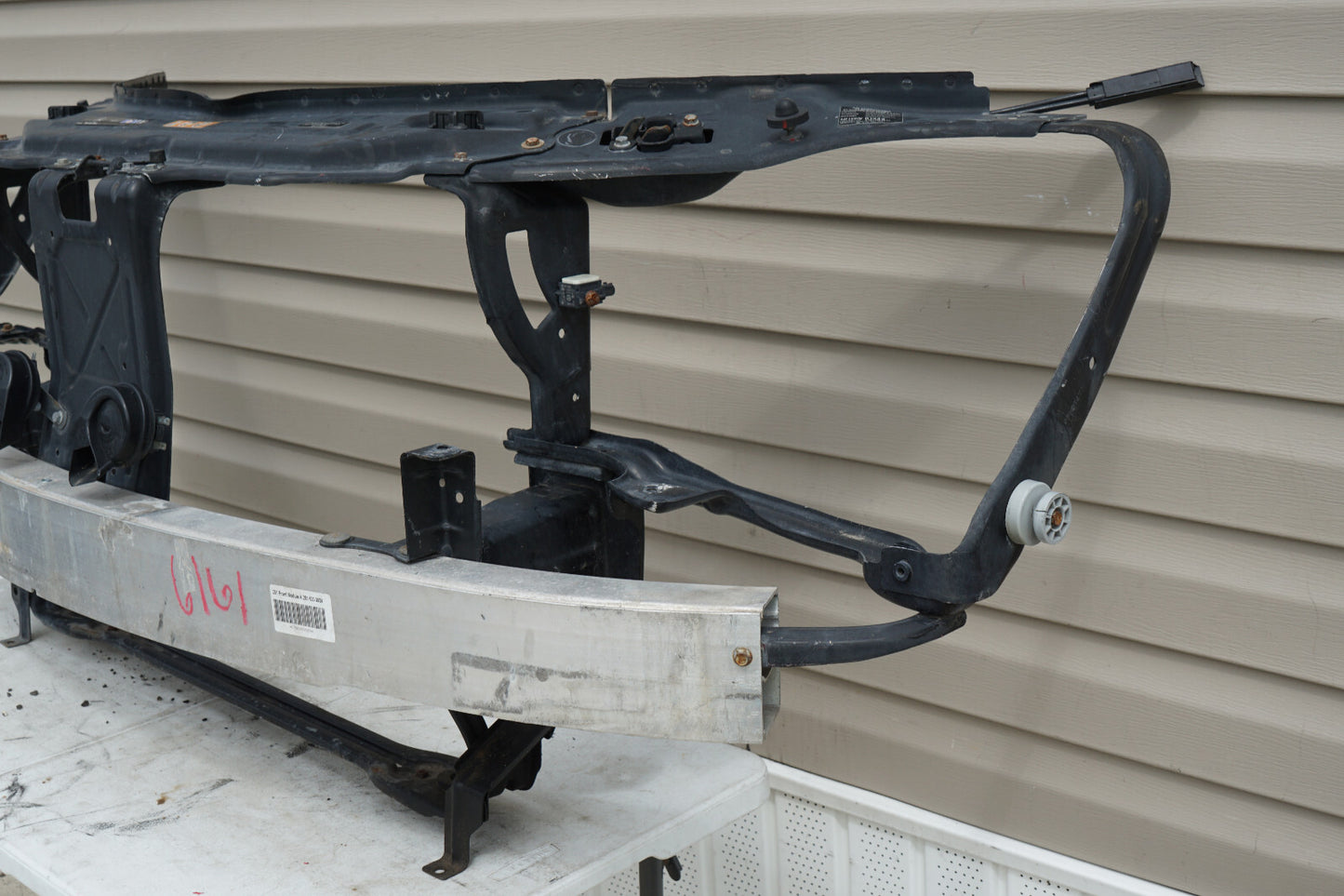 2006 - 2010 MERCEDES BENZ R350 W251 RADIATOR SUPPORT W/ BUMPER REINFORCEMENT OEM