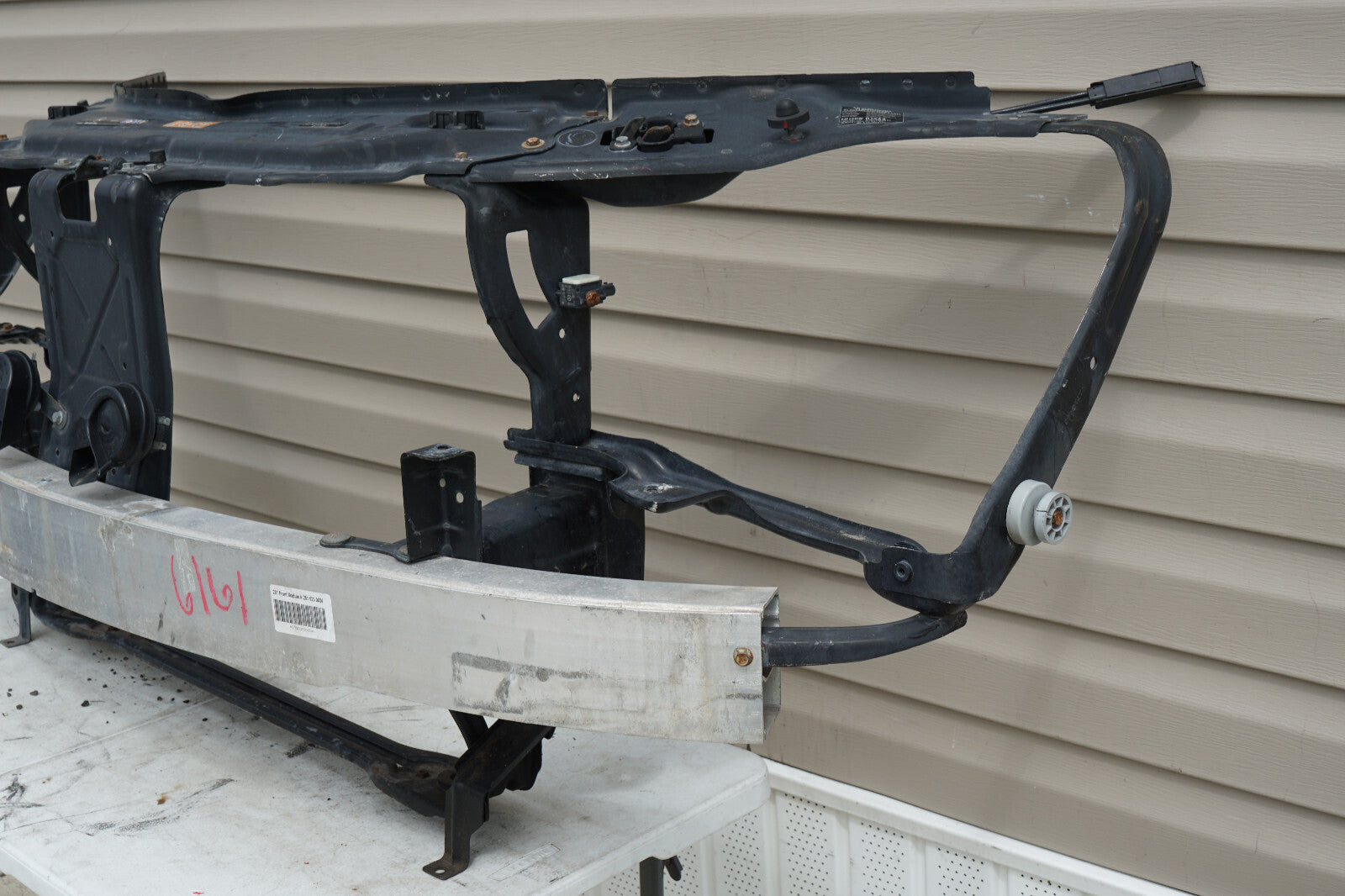 2006 - 2010 MERCEDES BENZ R350 W251 RADIATOR SUPPORT W/ BUMPER REINFORCEMENT OEM