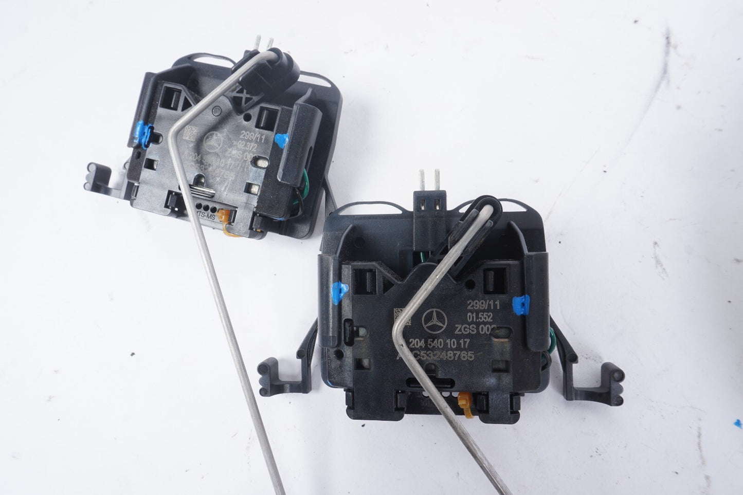 10 - 15 Mercedes W207 E350 Gas Fuel Pump OEM